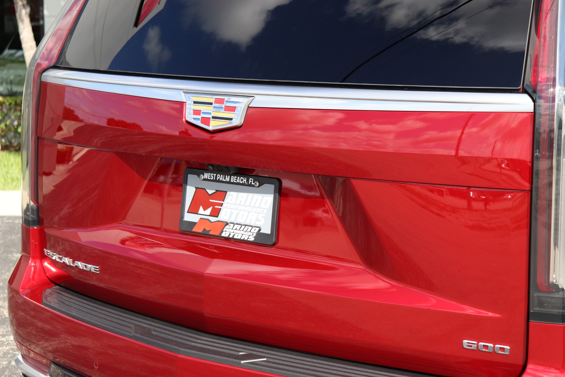 Used-2021-Cadillac-Escalade-Premium-Luxury