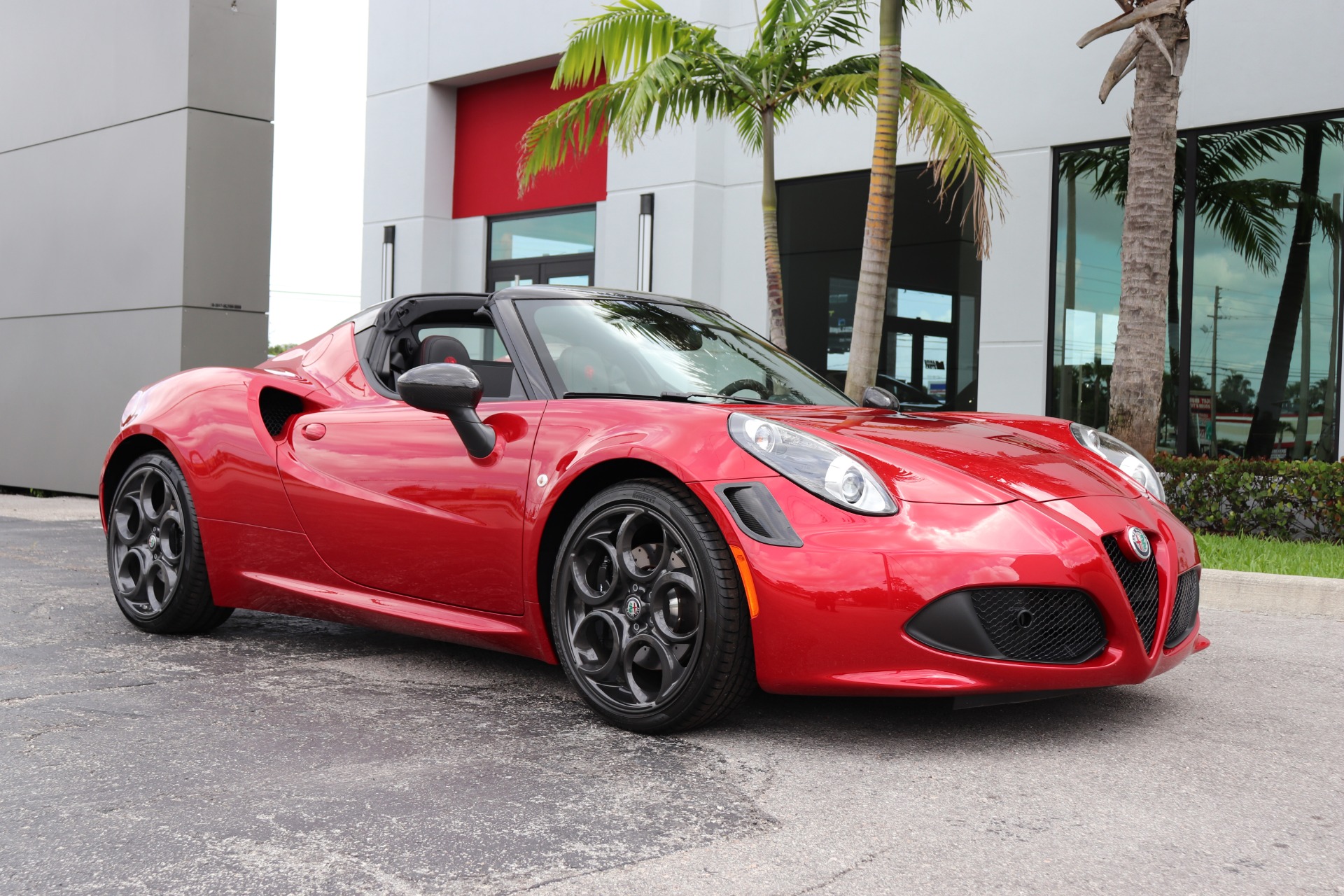 Used-2019-Alfa-Romeo-4C-Spider