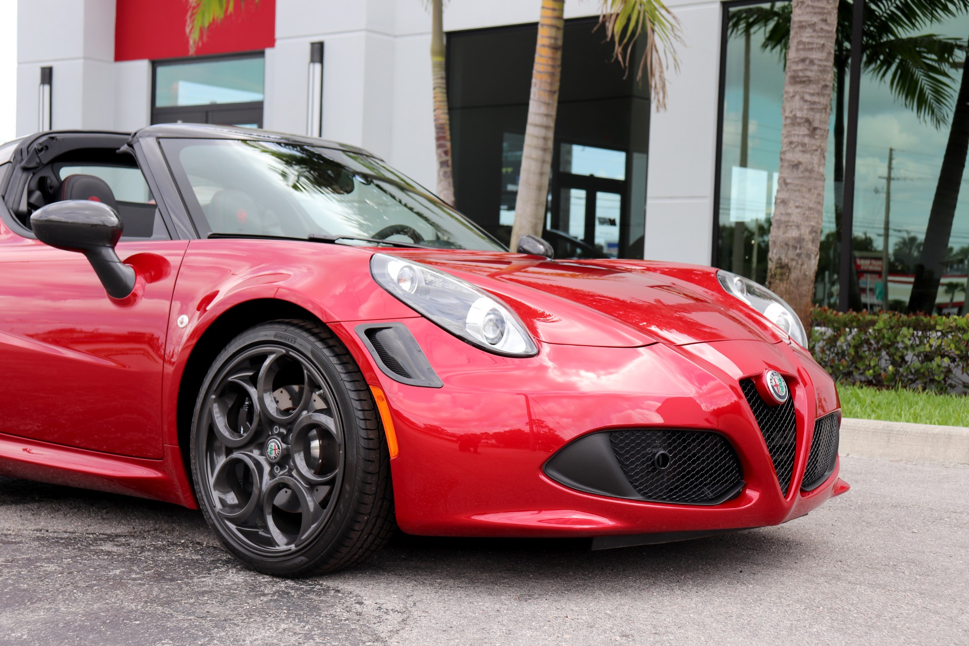 Used-2019-Alfa-Romeo-4C-Spider
