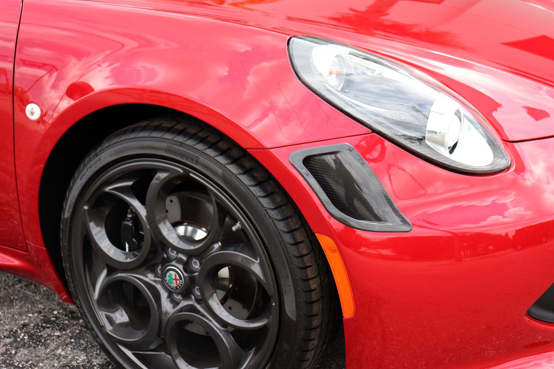Used-2019-Alfa-Romeo-4C-Spider