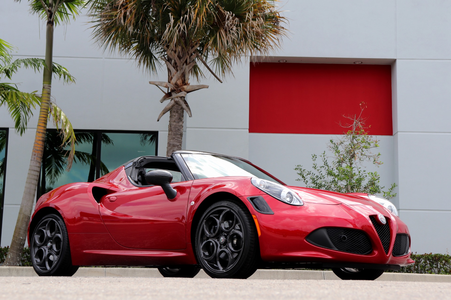 Used-2019-Alfa-Romeo-4C-Spider
