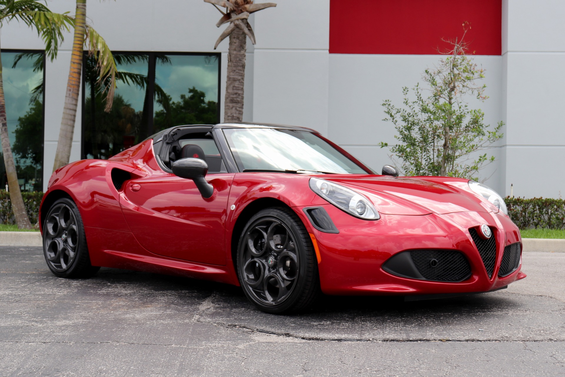 Used-2019-Alfa-Romeo-4C-Spider
