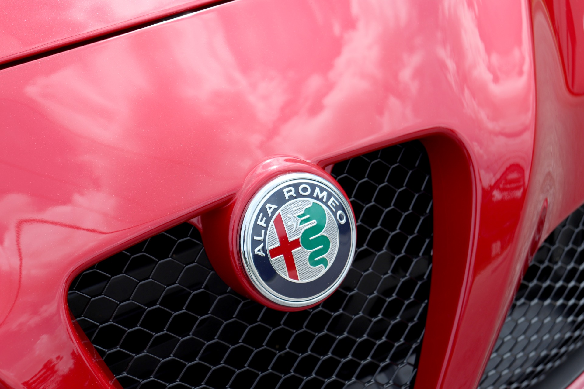 Used-2019-Alfa-Romeo-4C-Spider
