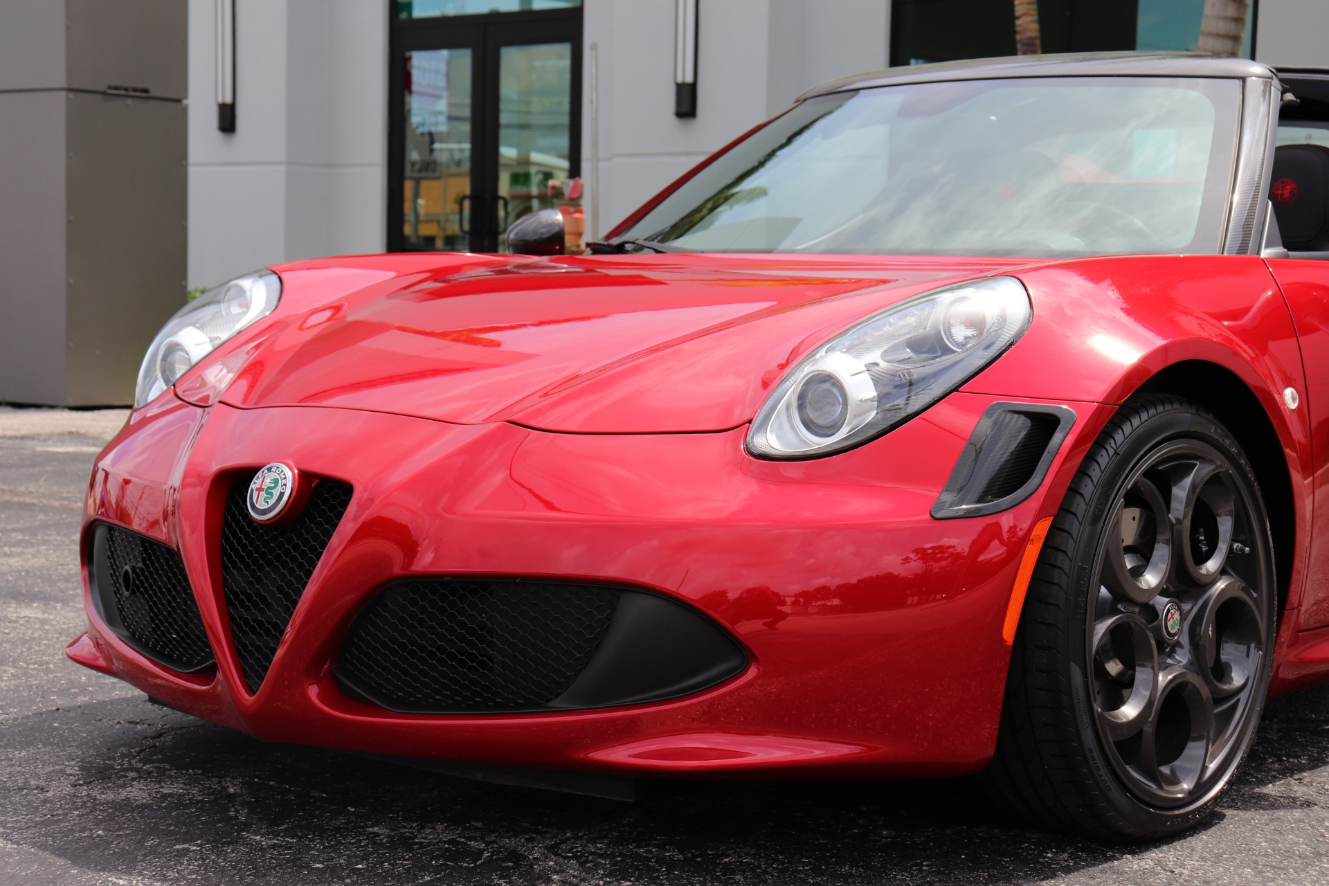 Used-2019-Alfa-Romeo-4C-Spider