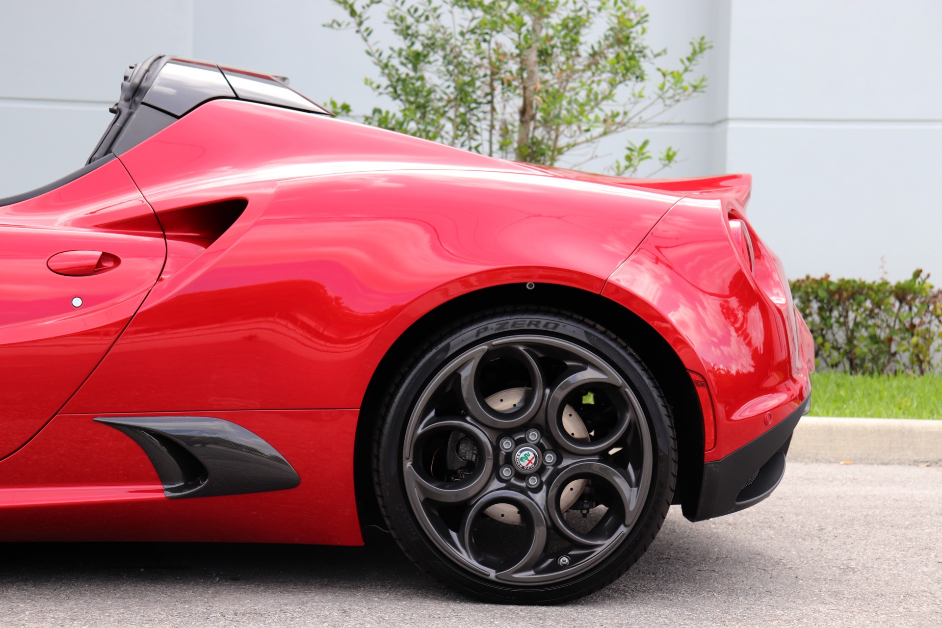 Used-2019-Alfa-Romeo-4C-Spider