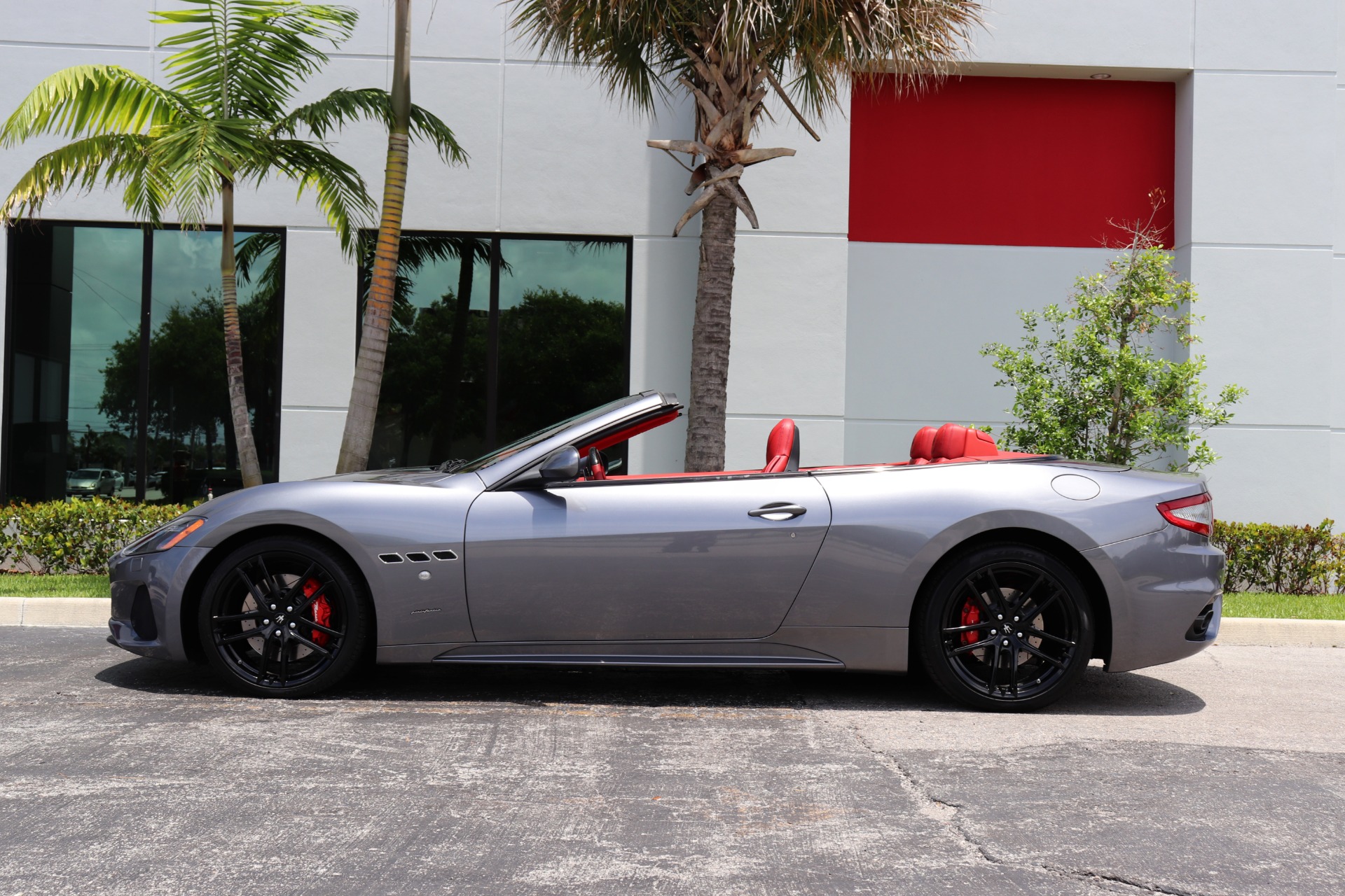 Used-2018-Maserati-GranTurismo-Sport