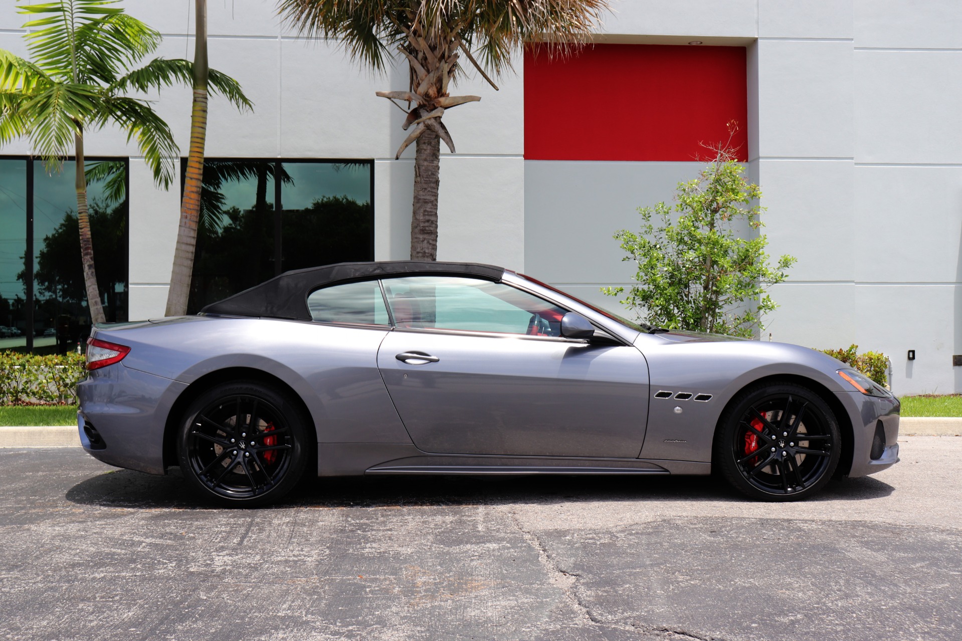 Used-2018-Maserati-GranTurismo-Sport