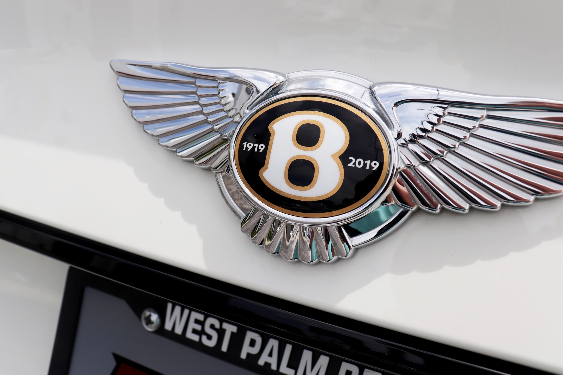 Used 2020 Bentley Bentayga Design Edition For Sale (189,900) Marino