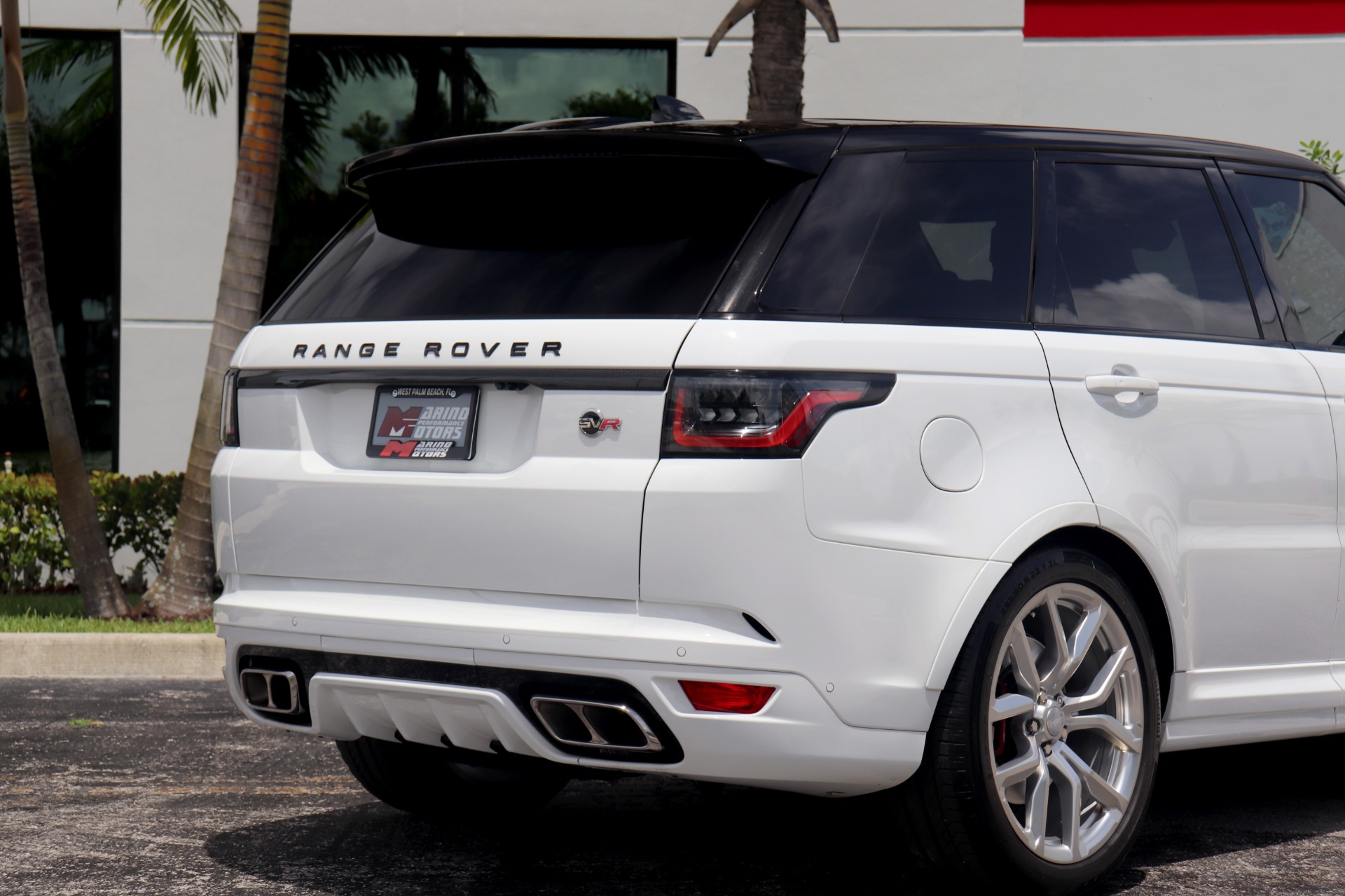 Used-2018-Land-Rover-Range-Rover-Sport-SVR