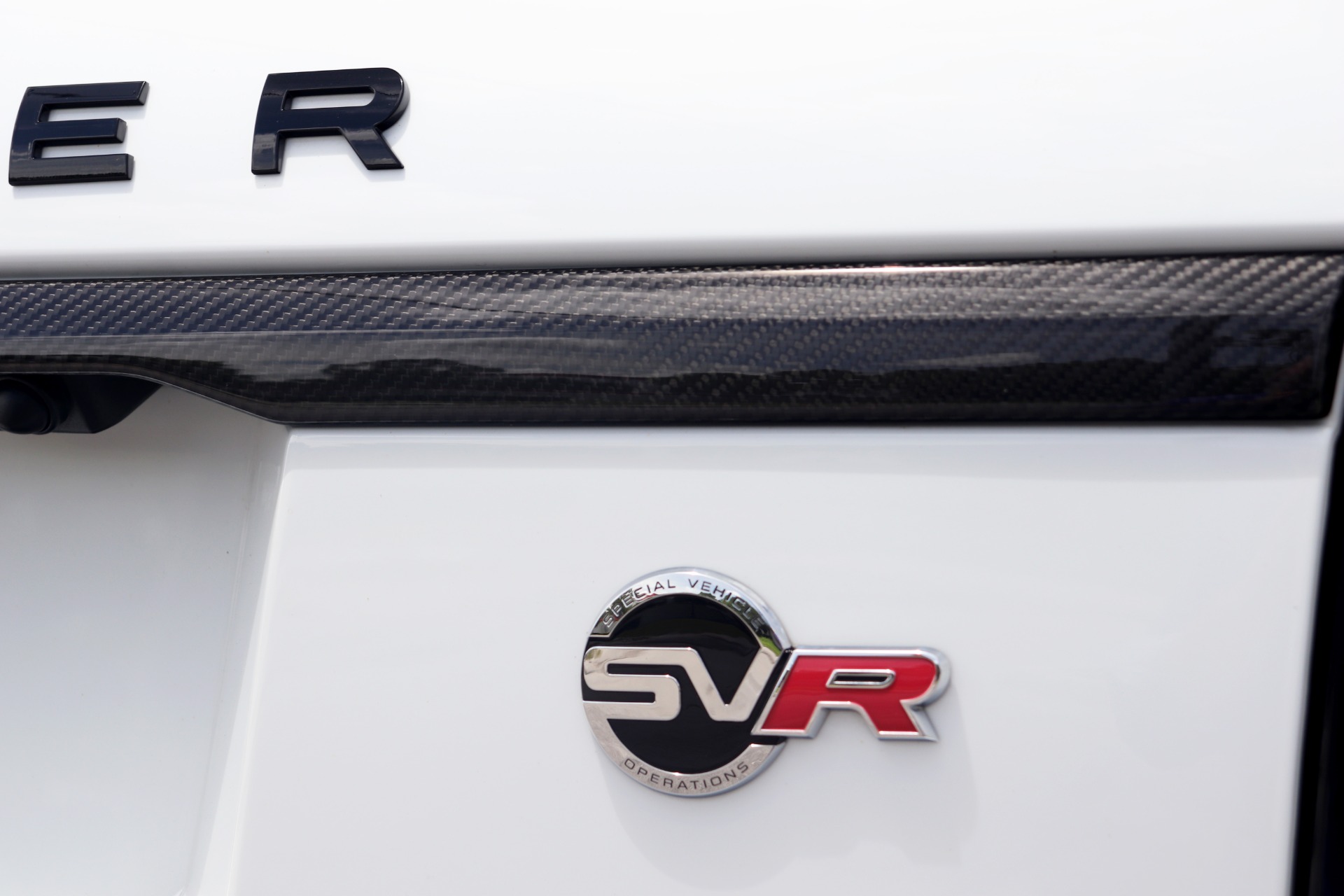 Used-2018-Land-Rover-Range-Rover-Sport-SVR