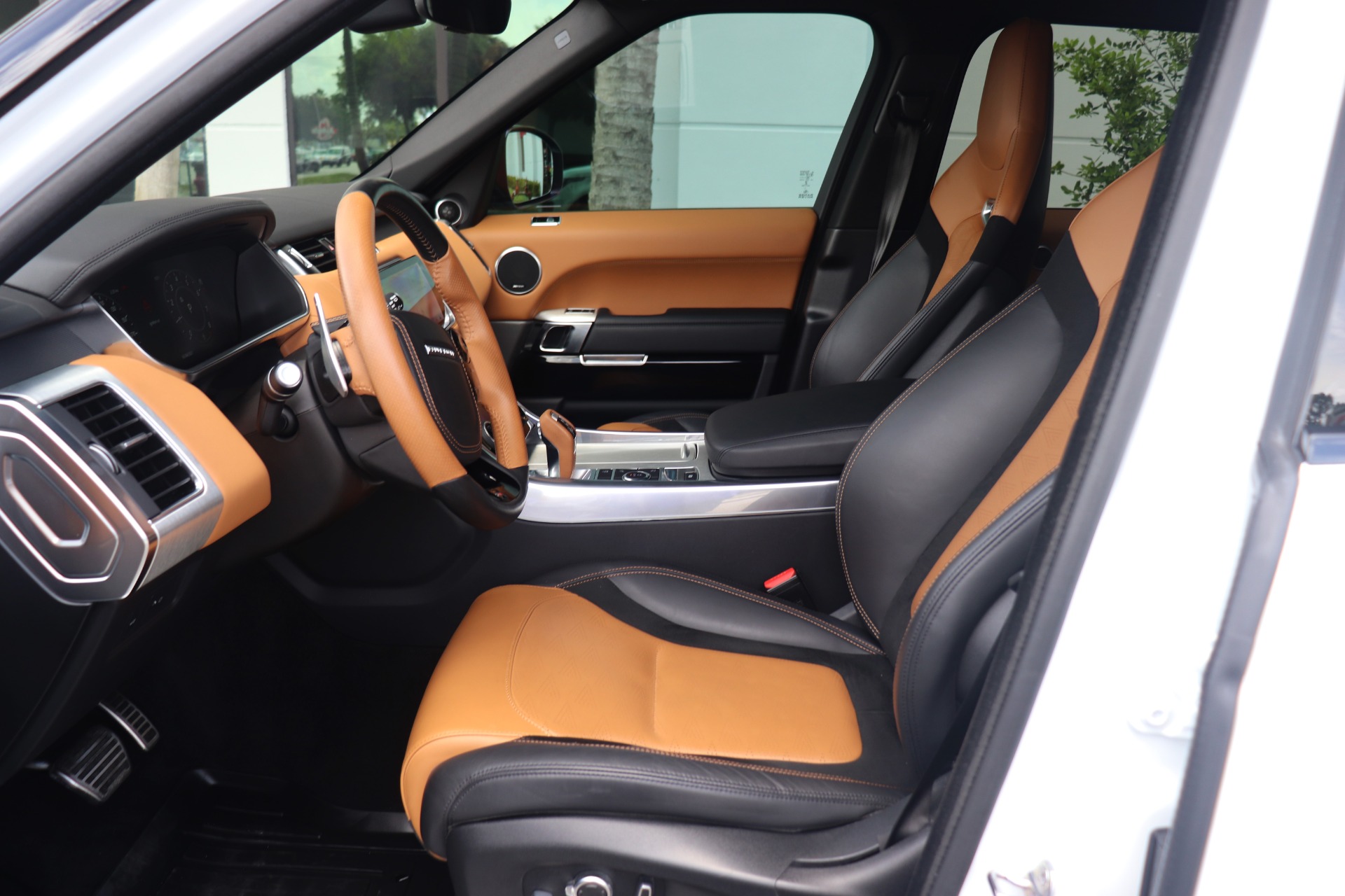 Used-2018-Land-Rover-Range-Rover-Sport-SVR