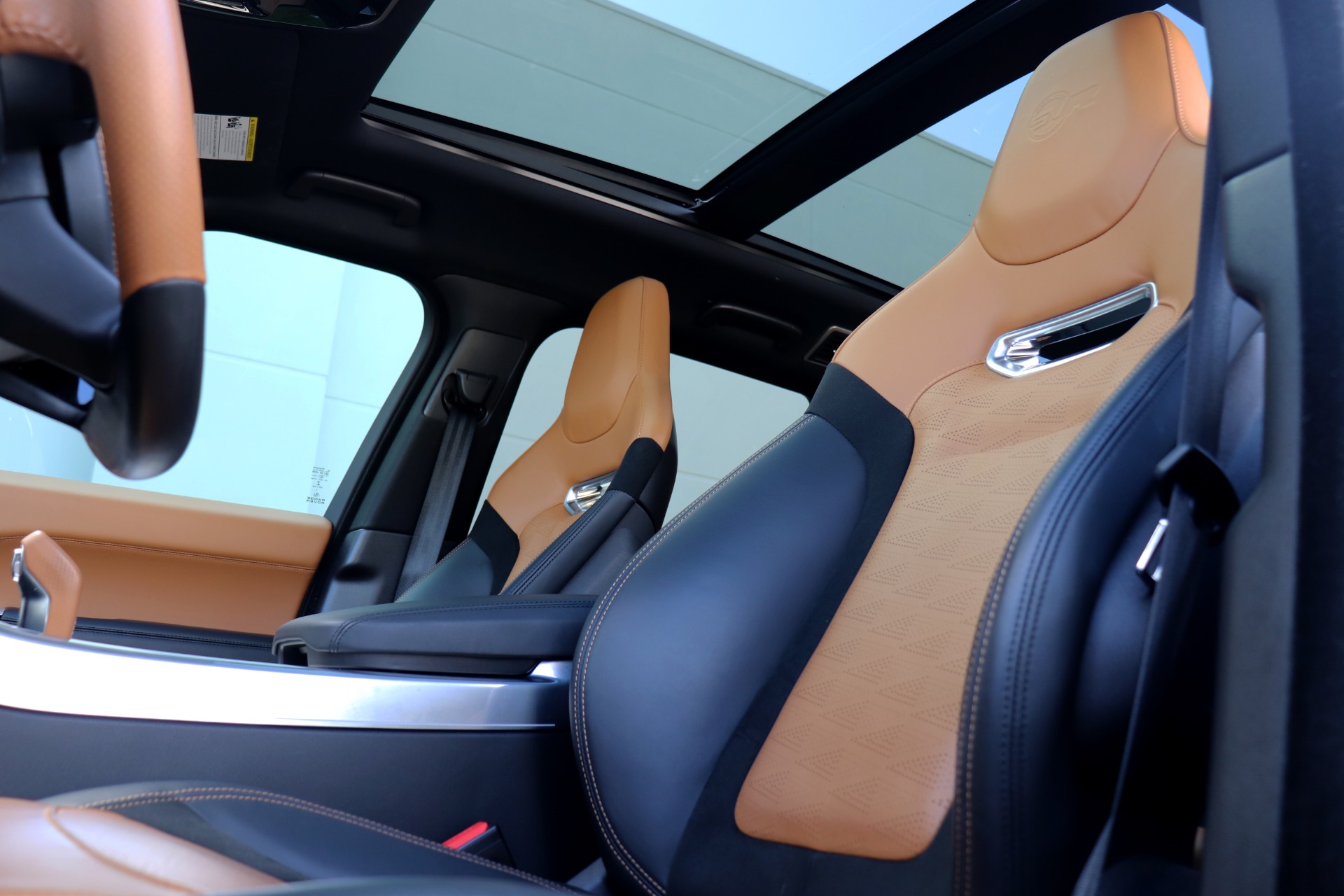 Used-2018-Land-Rover-Range-Rover-Sport-SVR