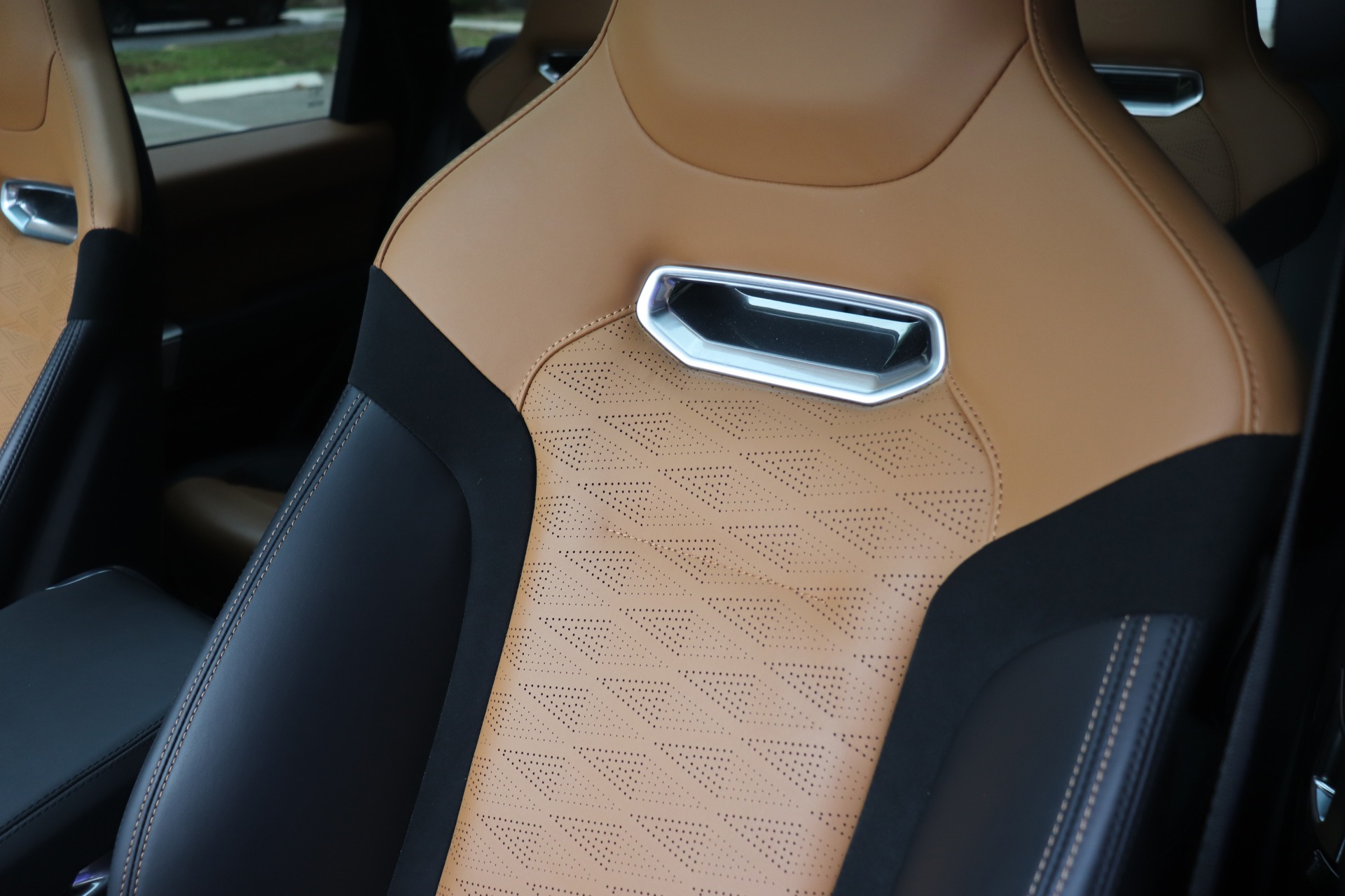 Used-2018-Land-Rover-Range-Rover-Sport-SVR