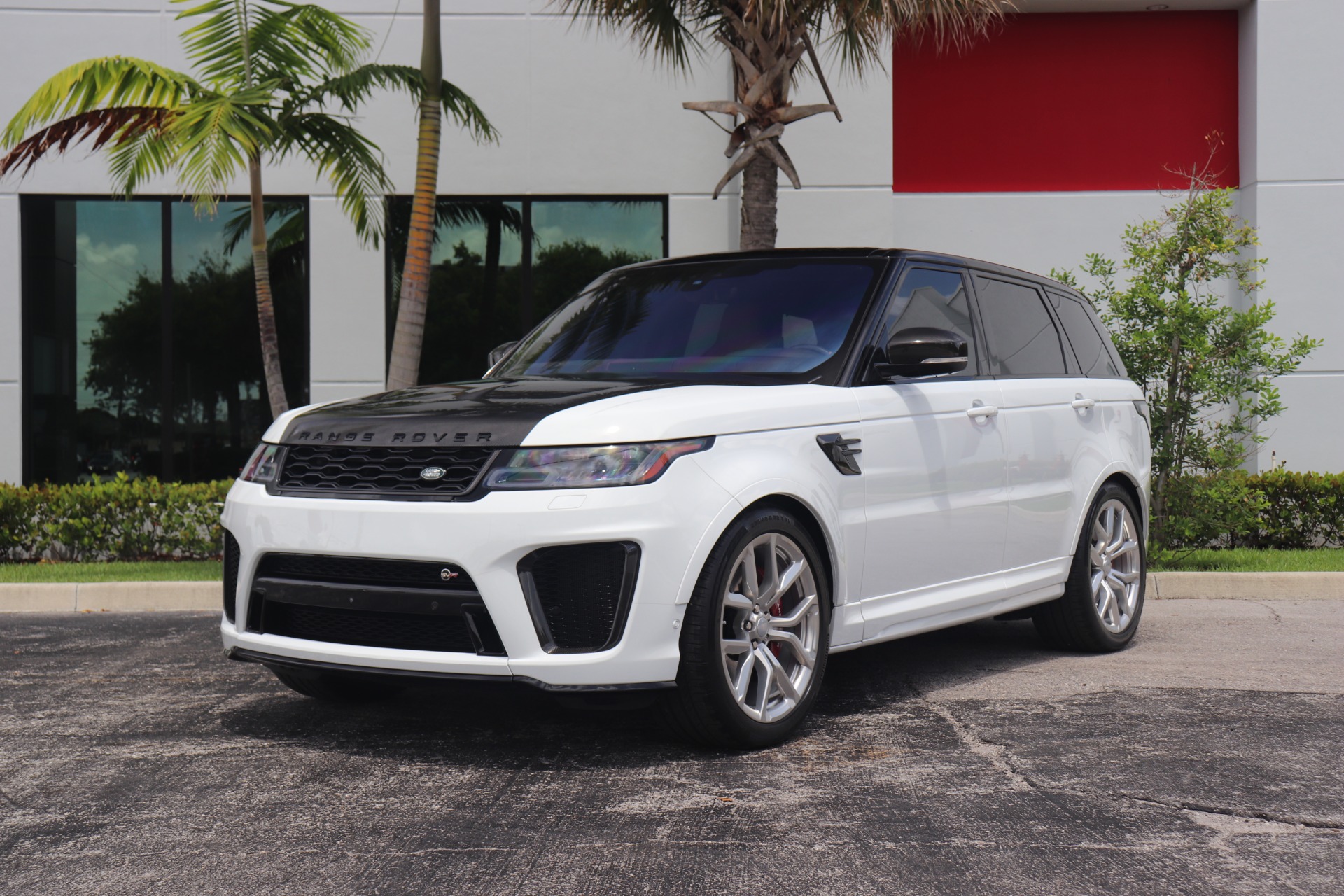 Used-2018-Land-Rover-Range-Rover-Sport-SVR
