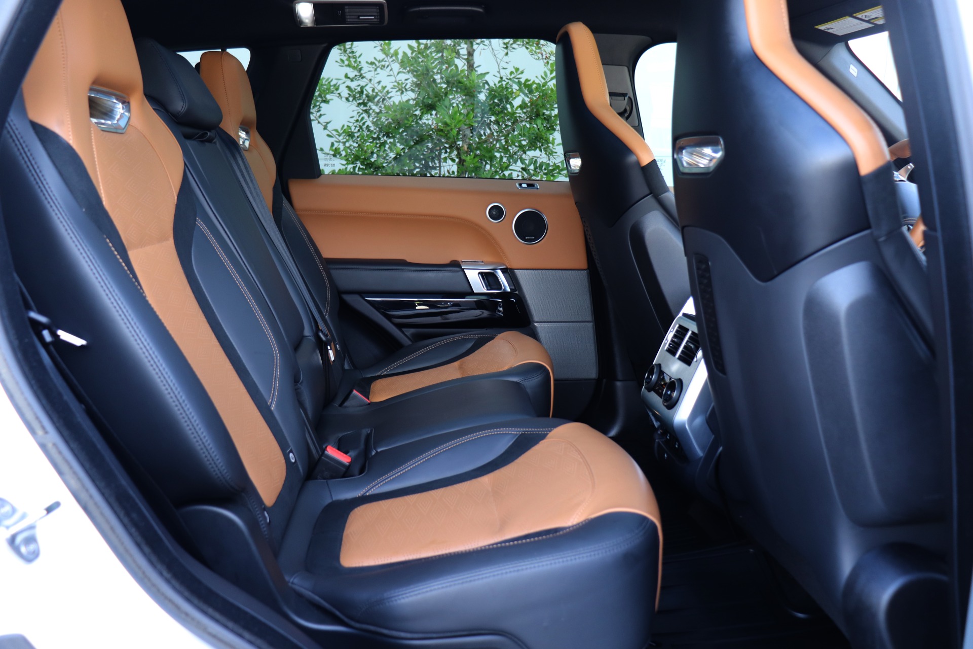 Used-2018-Land-Rover-Range-Rover-Sport-SVR