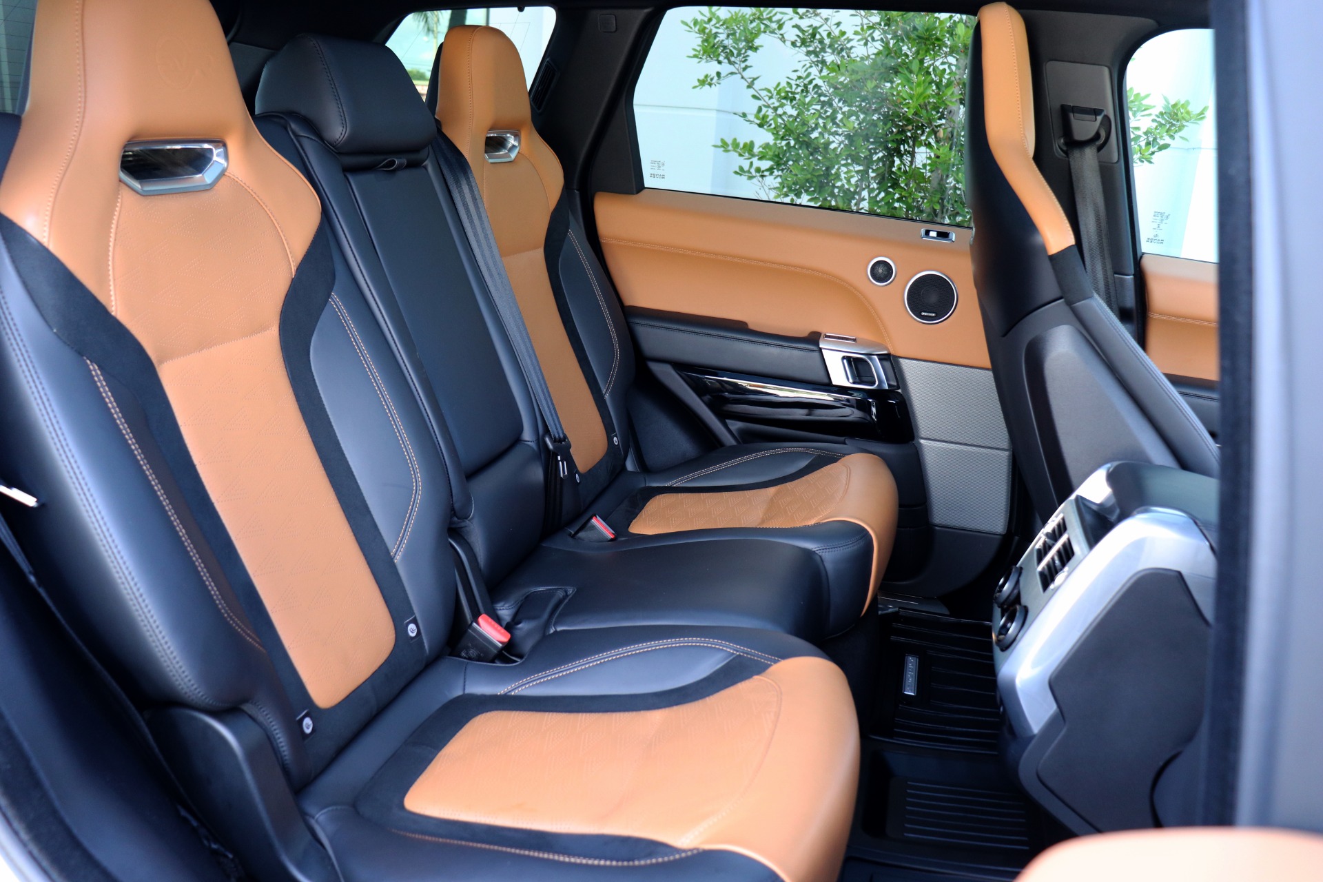 Used-2018-Land-Rover-Range-Rover-Sport-SVR