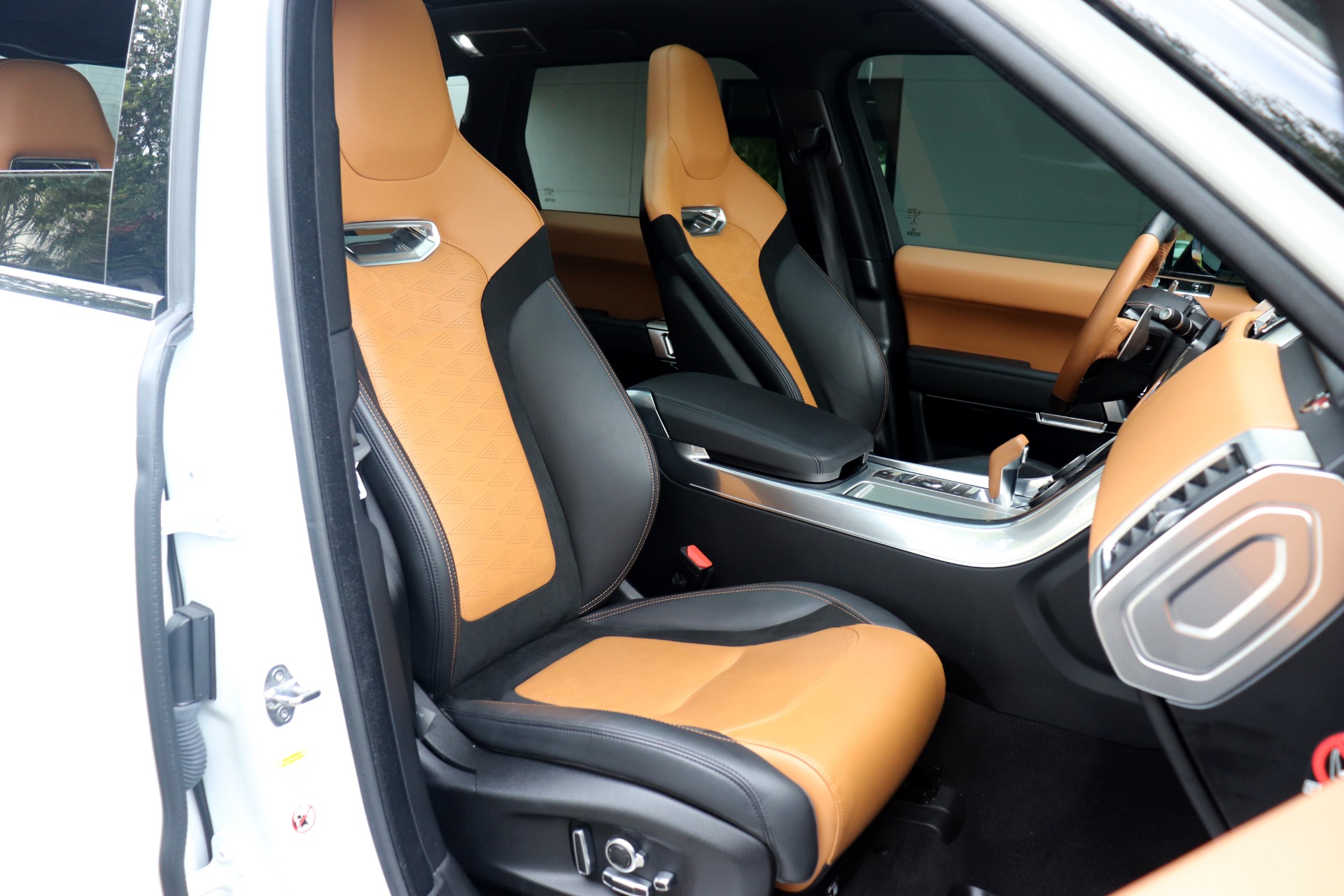 Used-2018-Land-Rover-Range-Rover-Sport-SVR
