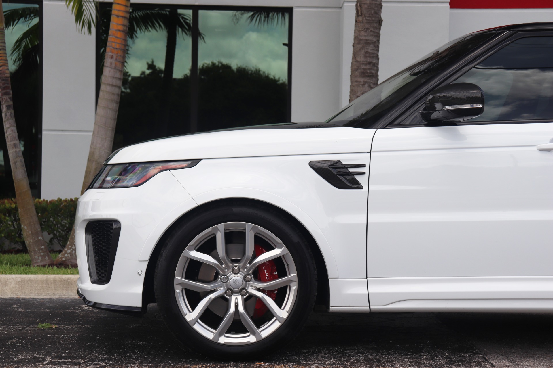 Used-2018-Land-Rover-Range-Rover-Sport-SVR