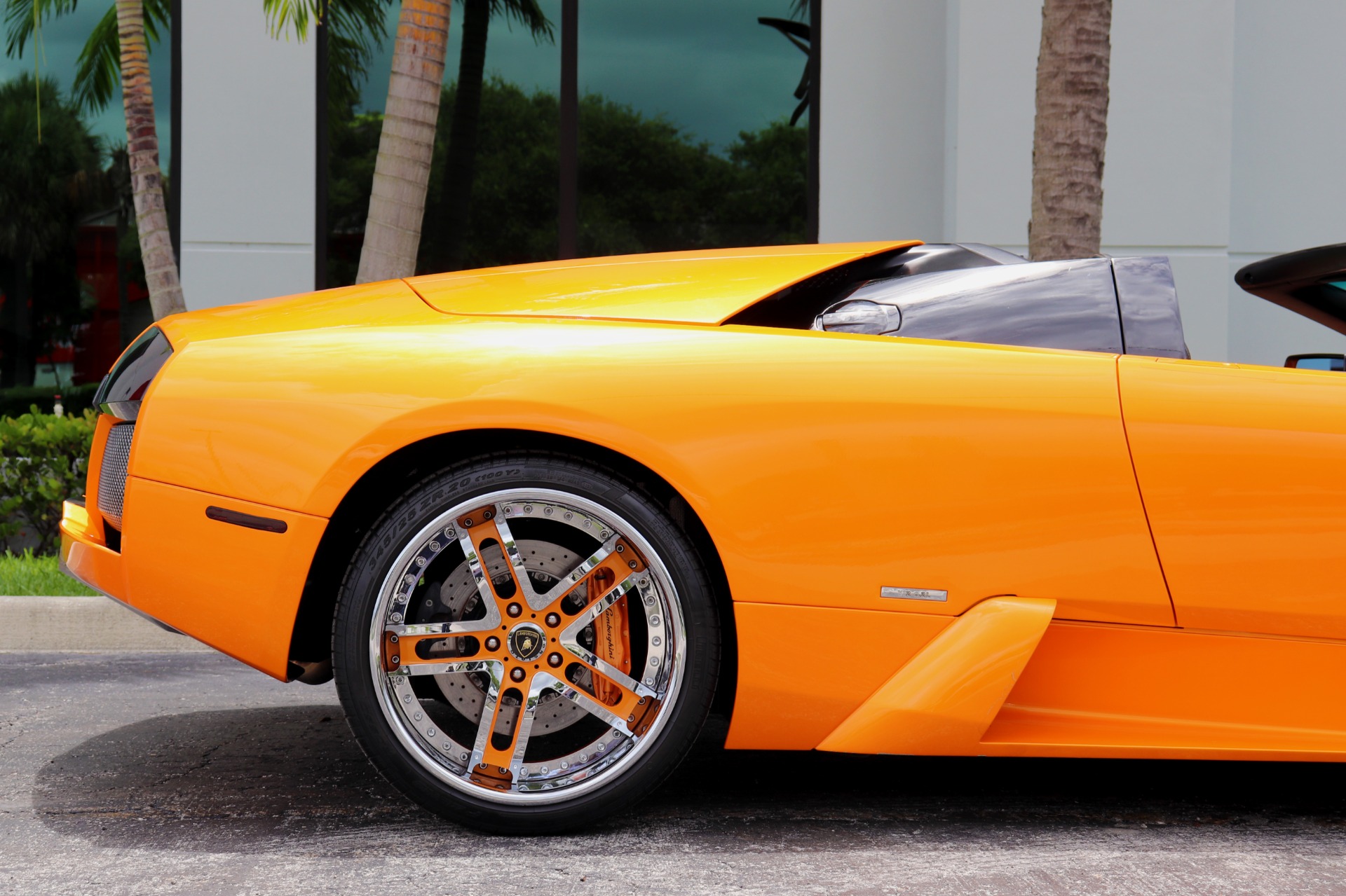 Used-2006-Lamborghini-Murcielago-Roadster