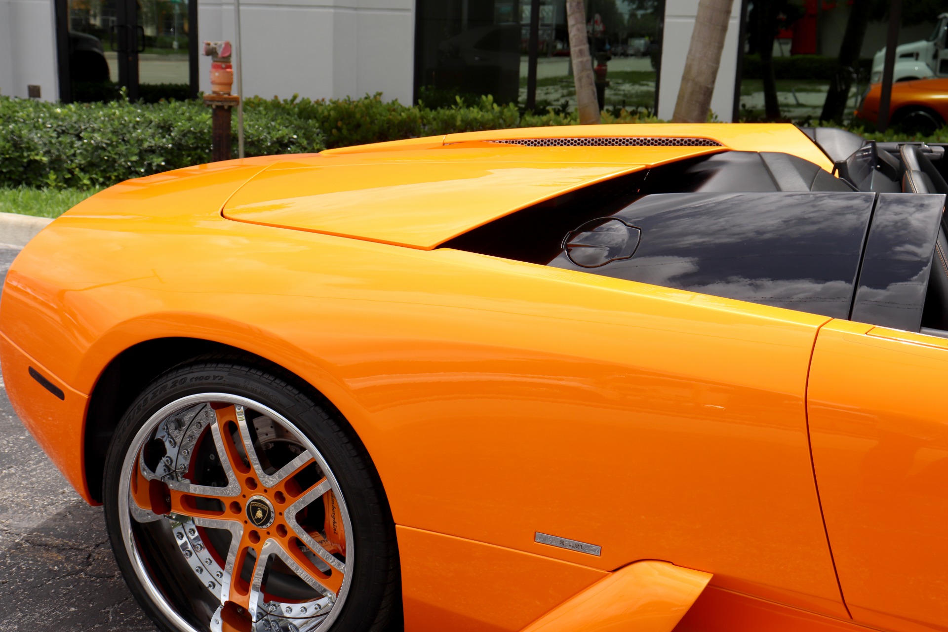 Used-2006-Lamborghini-Murcielago-Roadster