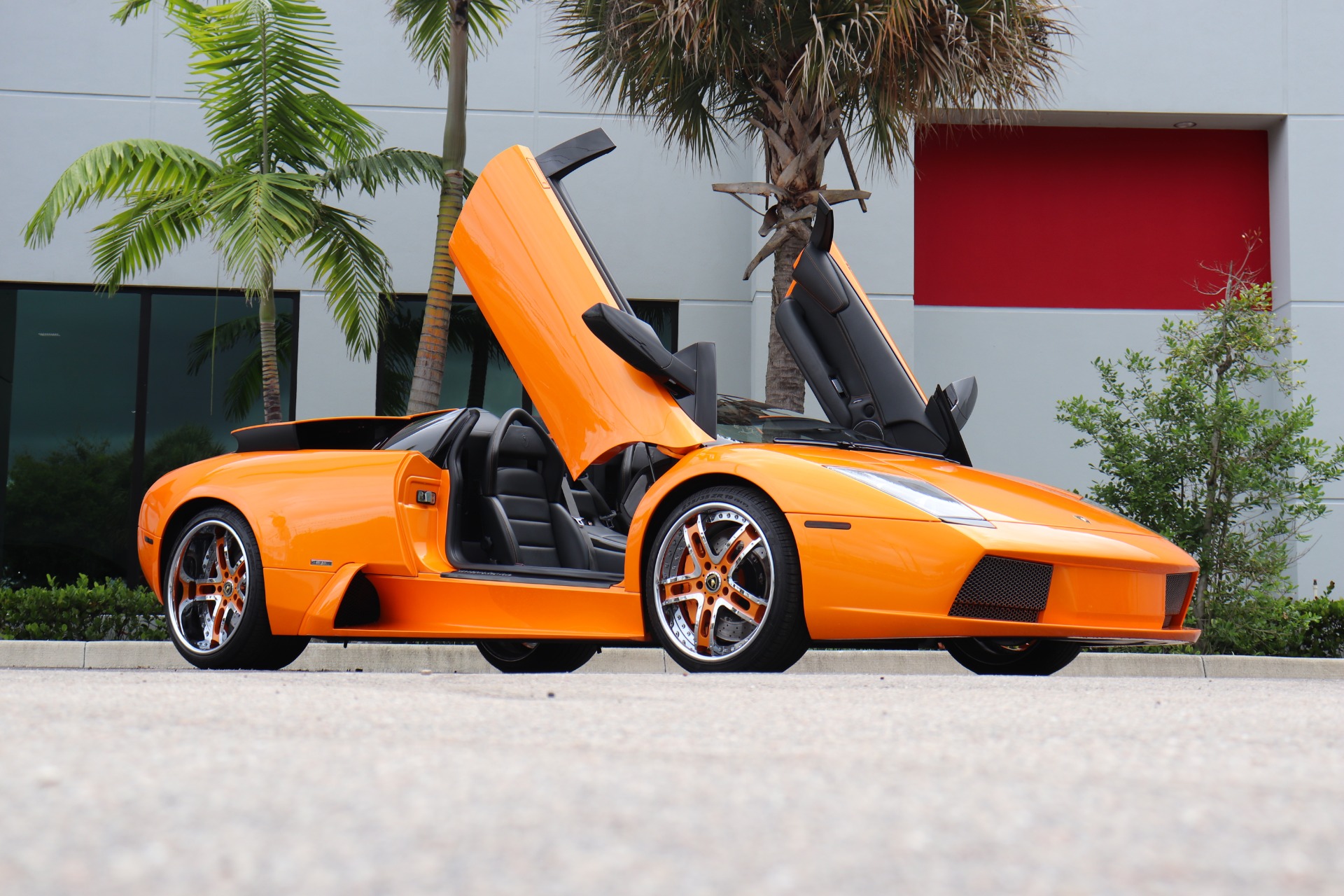 Used-2006-Lamborghini-Murcielago-Roadster
