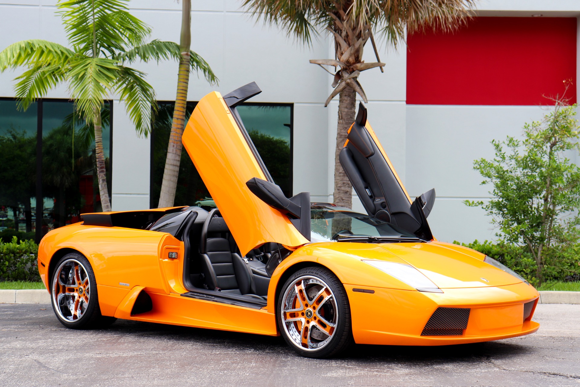 Used-2006-Lamborghini-Murcielago-Roadster
