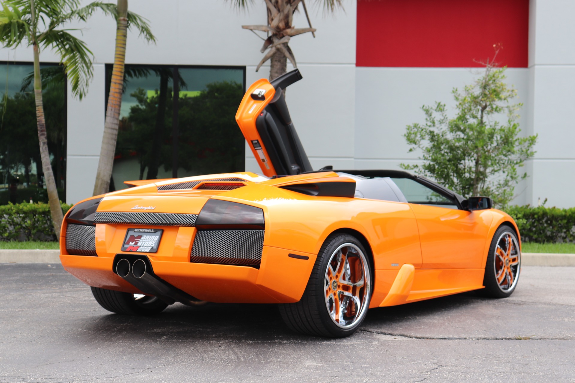 Used-2006-Lamborghini-Murcielago-Roadster