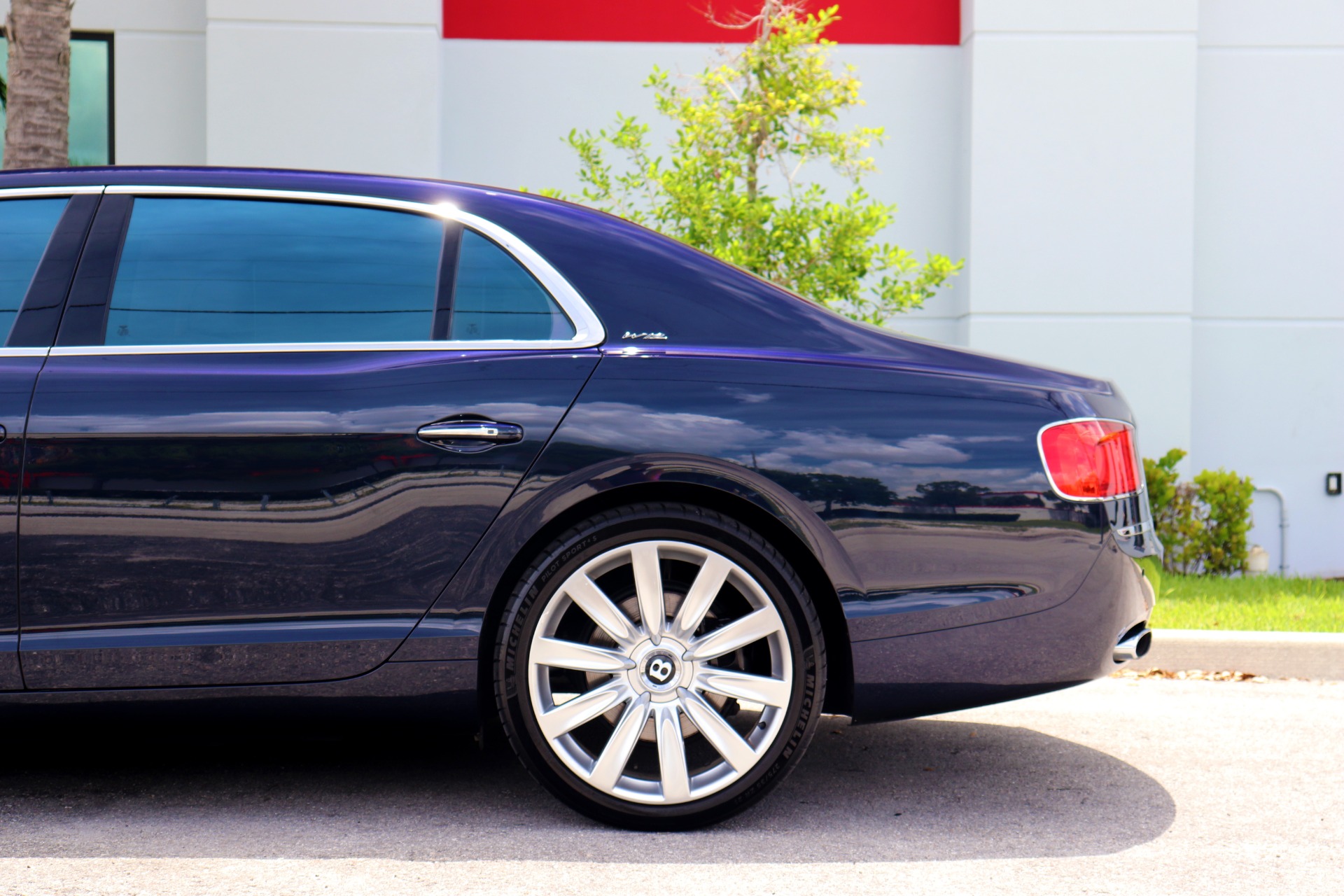 Used-2014-Bentley-Flying-Spur