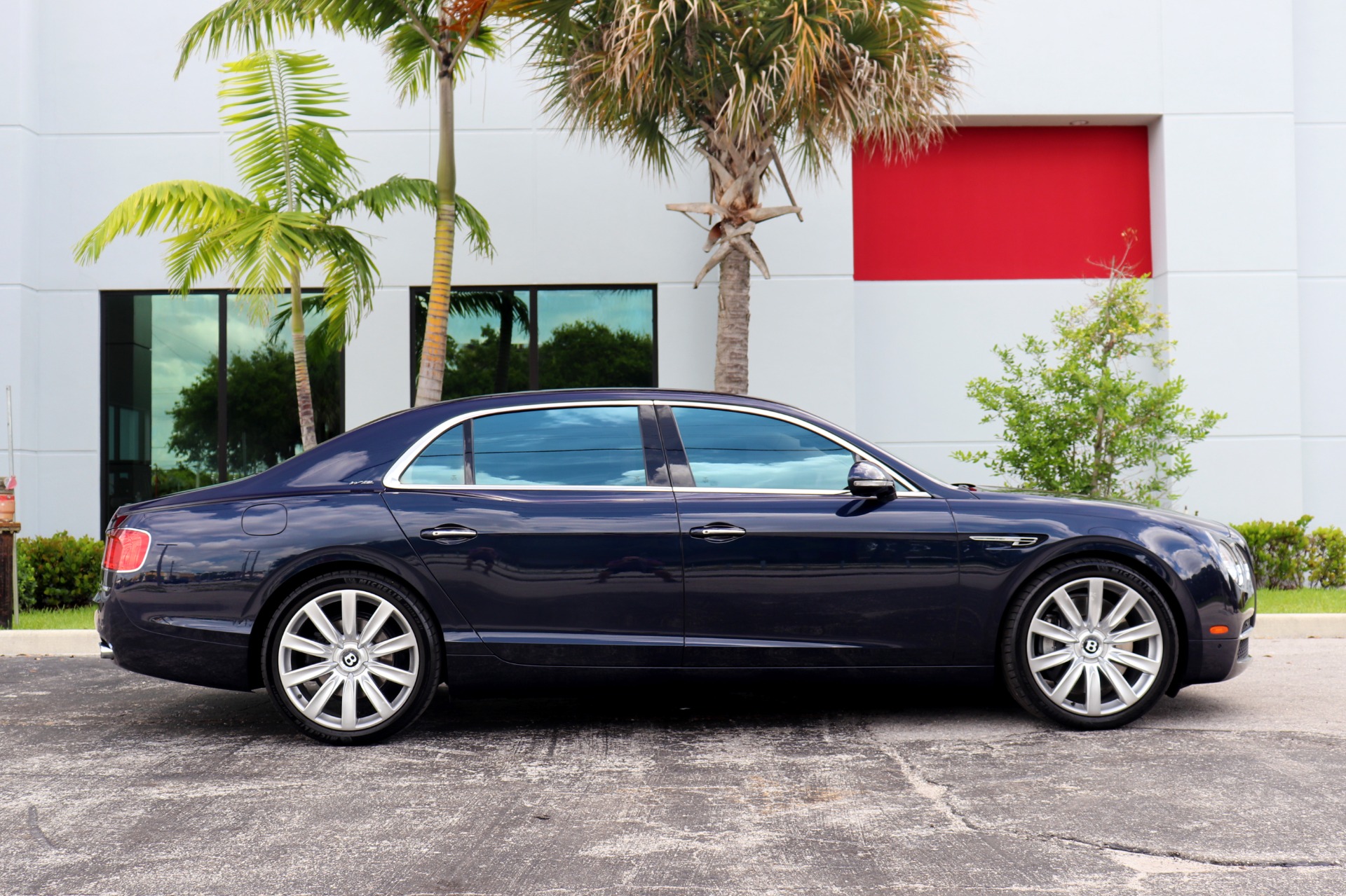 Used-2014-Bentley-Flying-Spur