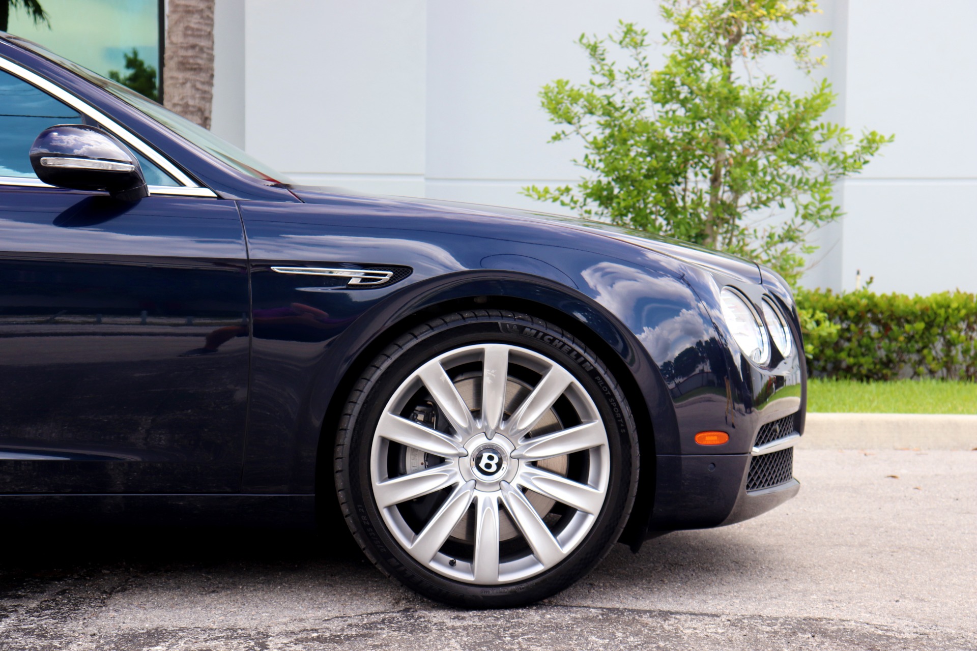 Used-2014-Bentley-Flying-Spur