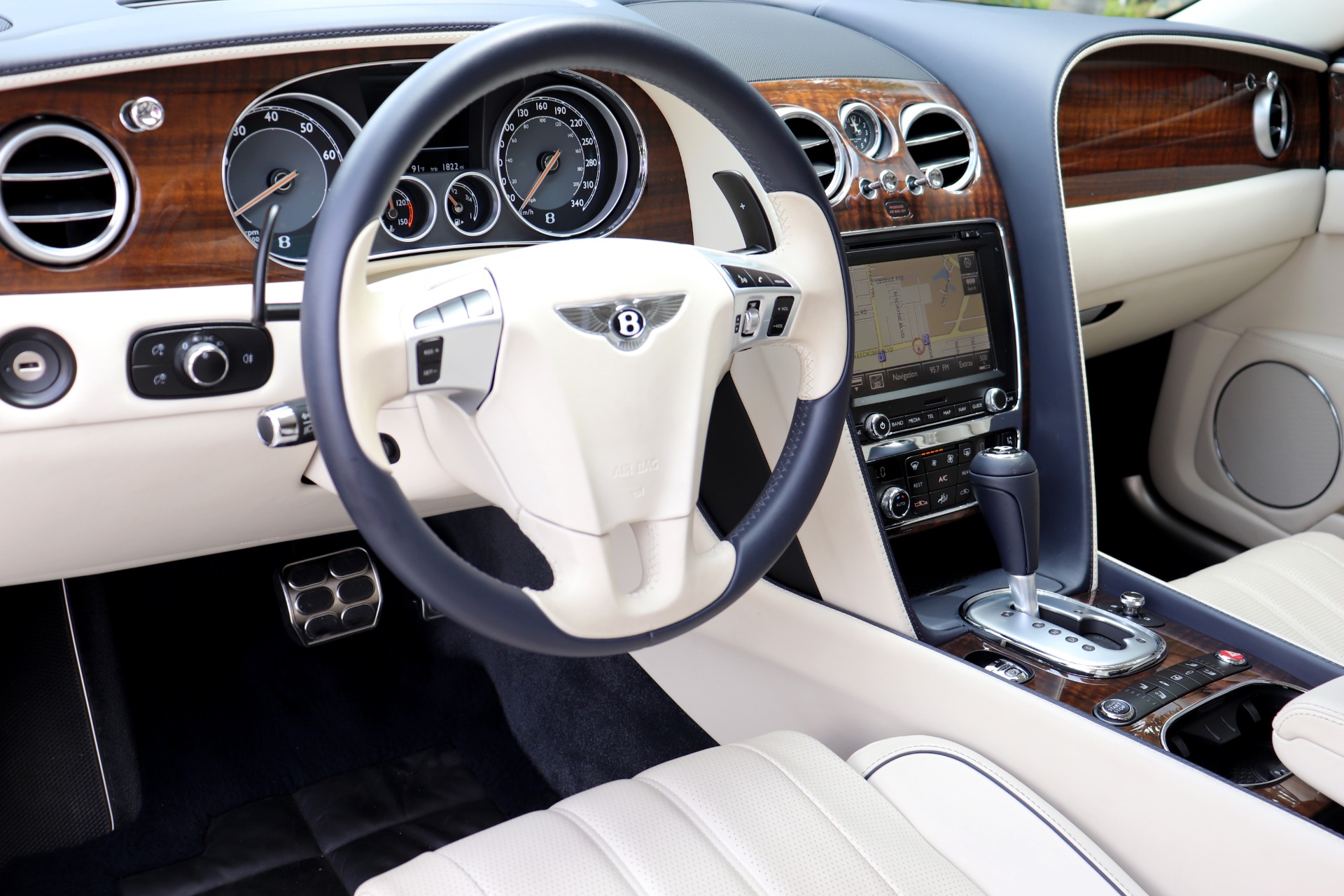 Used-2014-Bentley-Flying-Spur