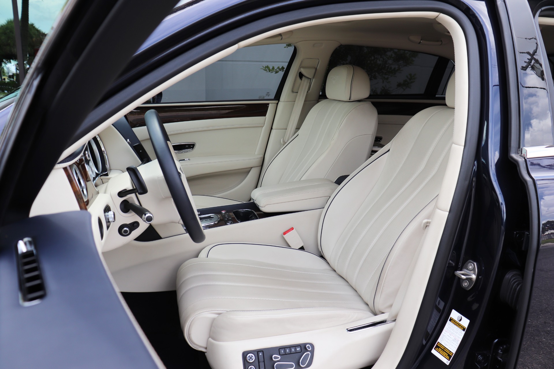 Used-2014-Bentley-Flying-Spur