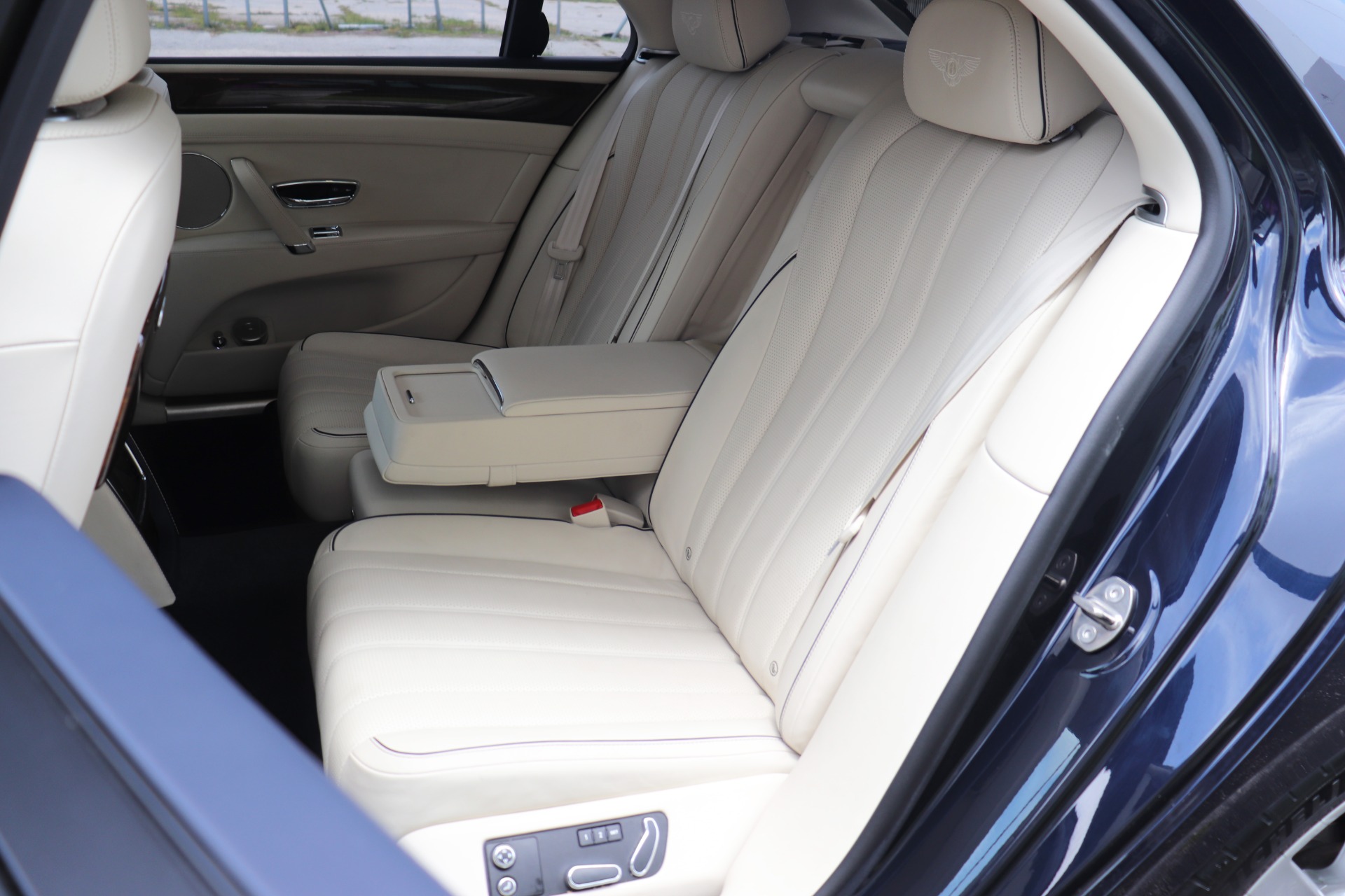 Used-2014-Bentley-Flying-Spur