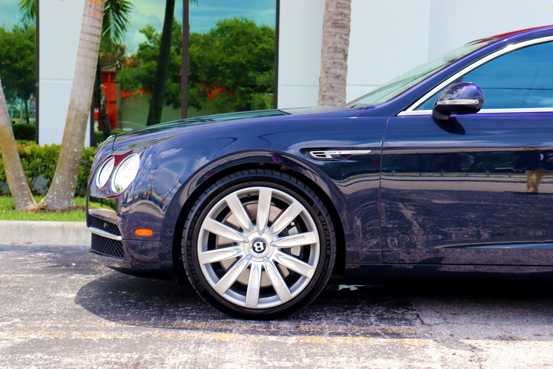 Used-2014-Bentley-Flying-Spur
