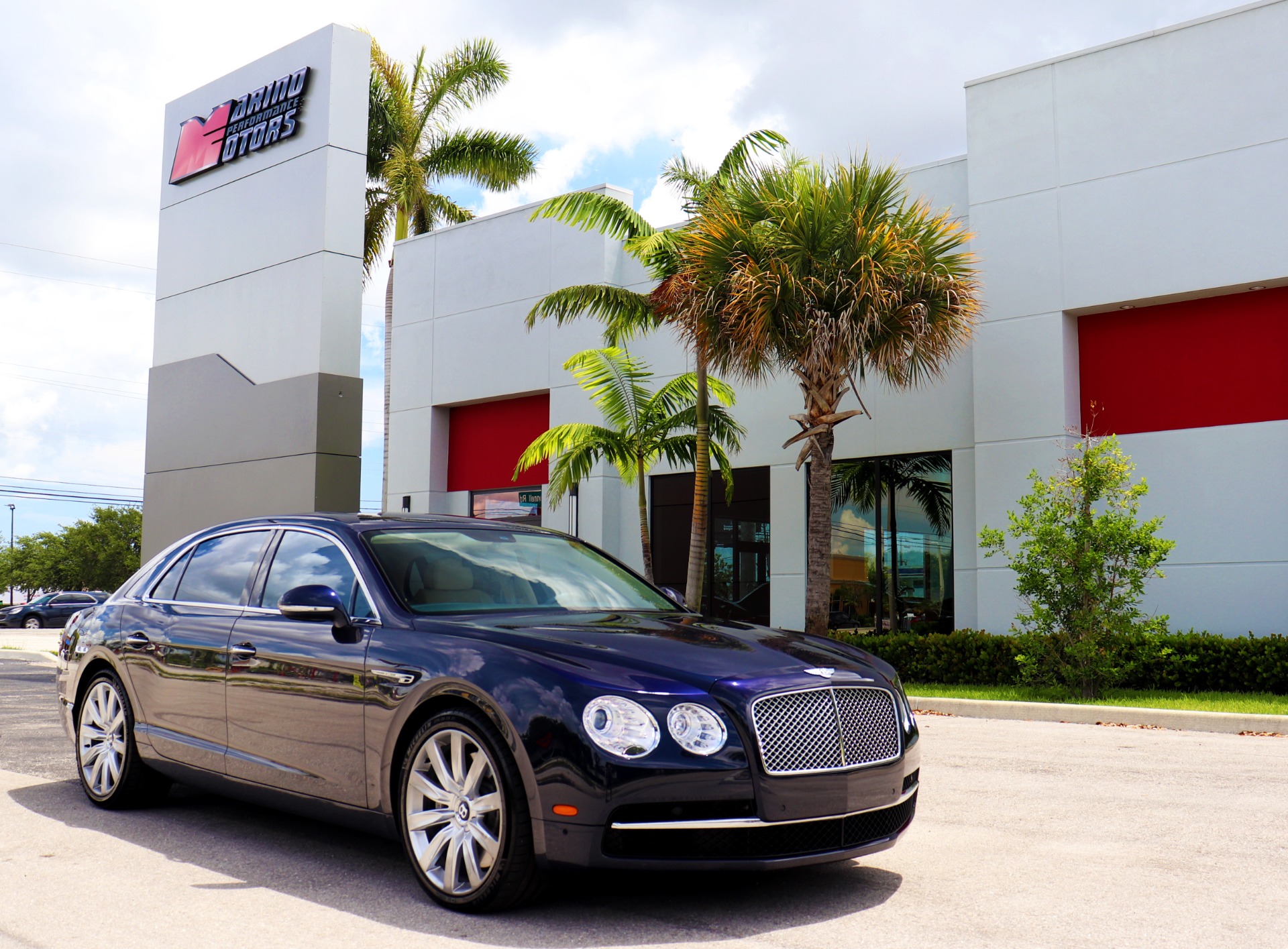 Used-2014-Bentley-Flying-Spur
