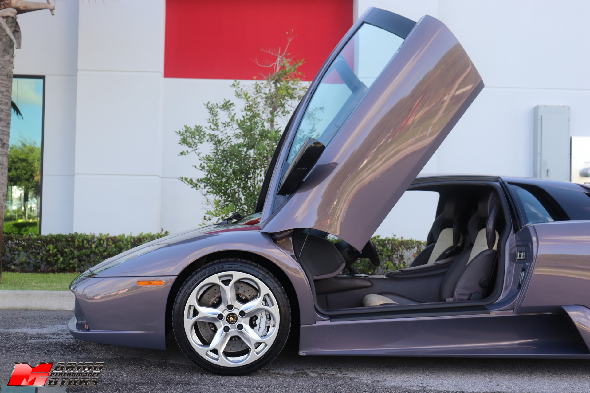 Used-2006-Lamborghini-Murcielago
