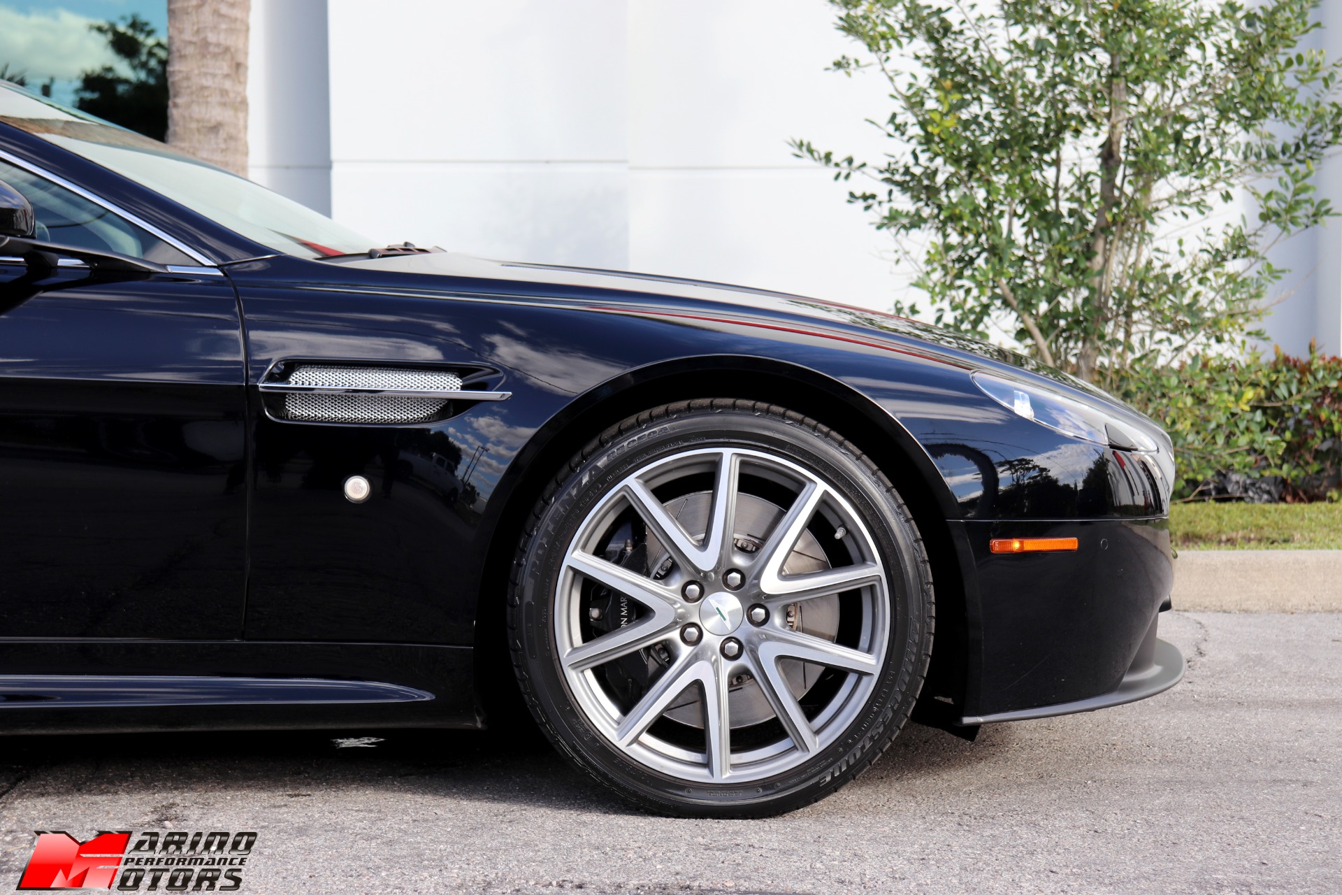Used-2012-Aston-Martin-V8-Vantage-Roadster
