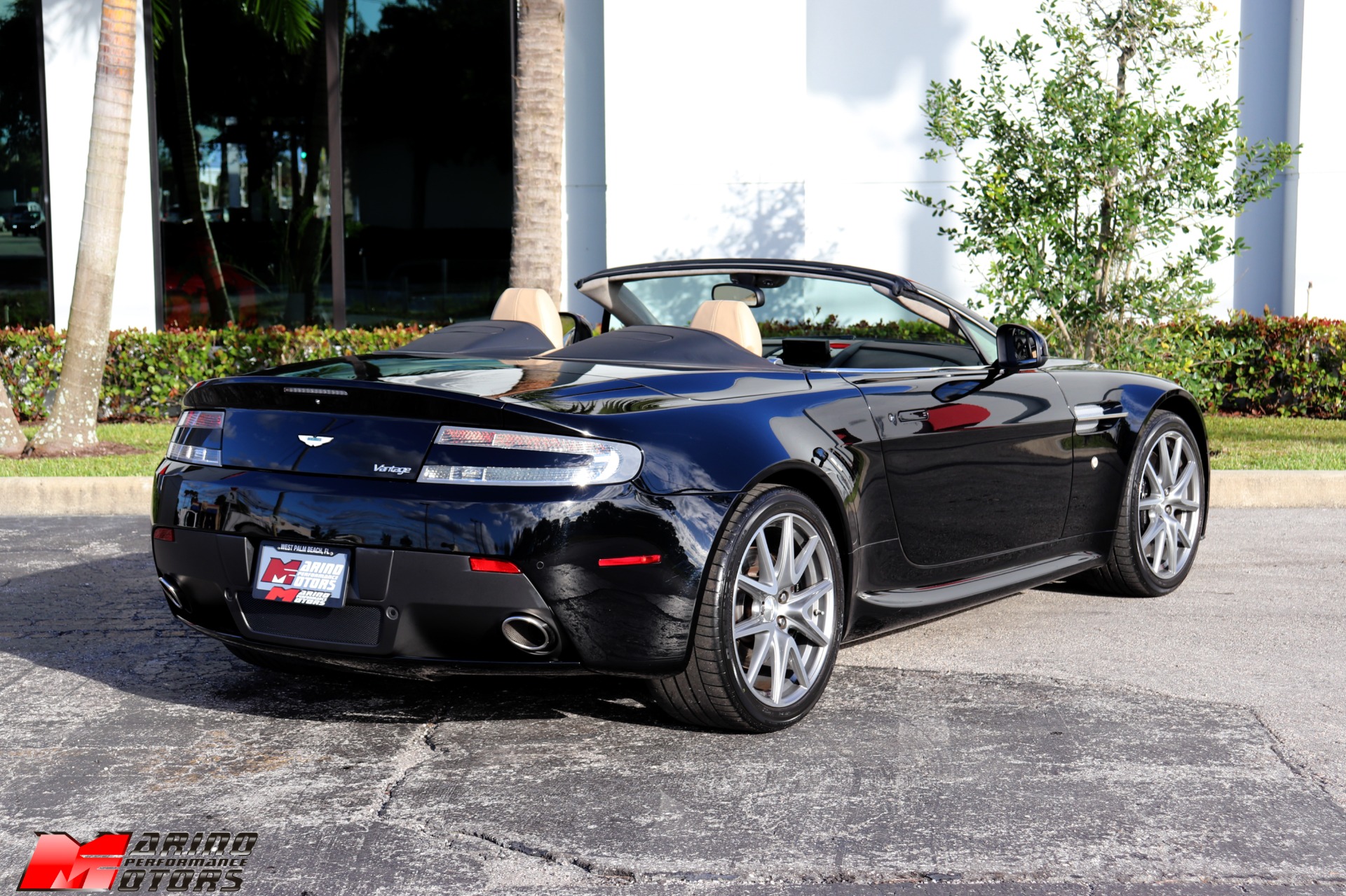 Used-2012-Aston-Martin-V8-Vantage-Roadster
