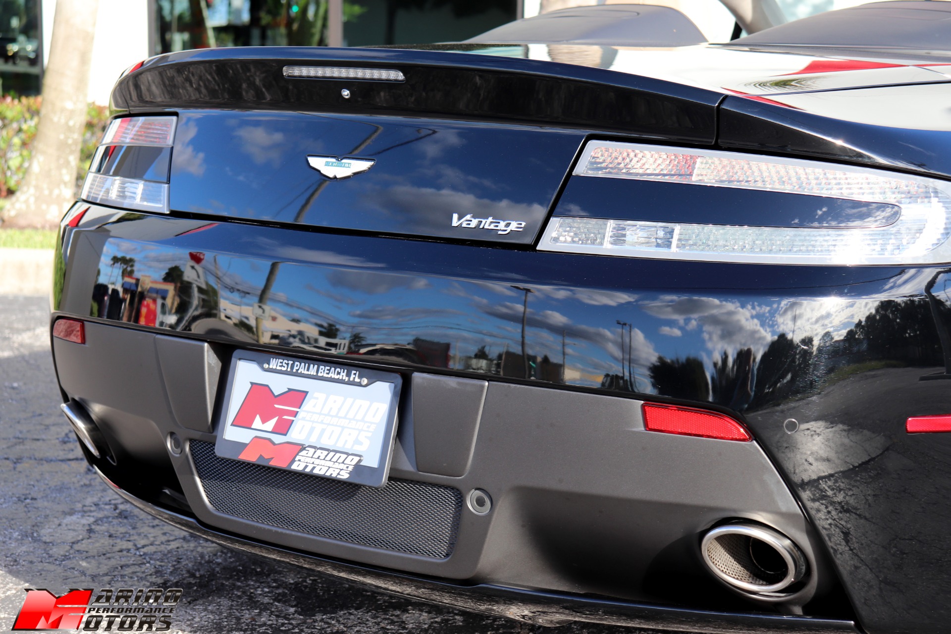 Used-2012-Aston-Martin-V8-Vantage-Roadster