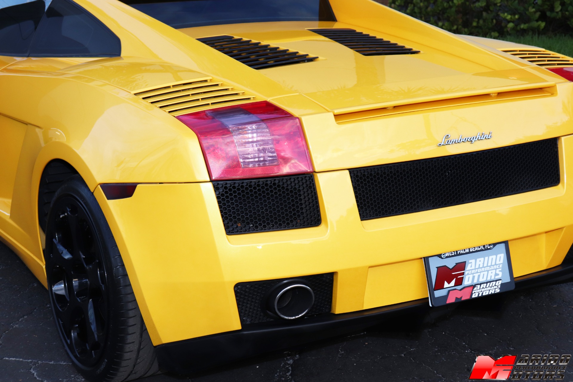 Used-2004-Lamborghini-Gallardo