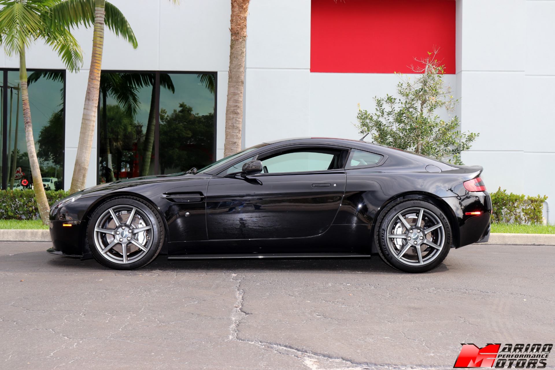 Used-2007-Aston-Martin-V8-Vantage