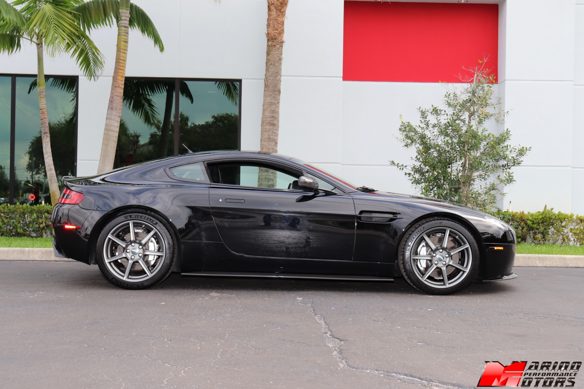 Used-2007-Aston-Martin-V8-Vantage