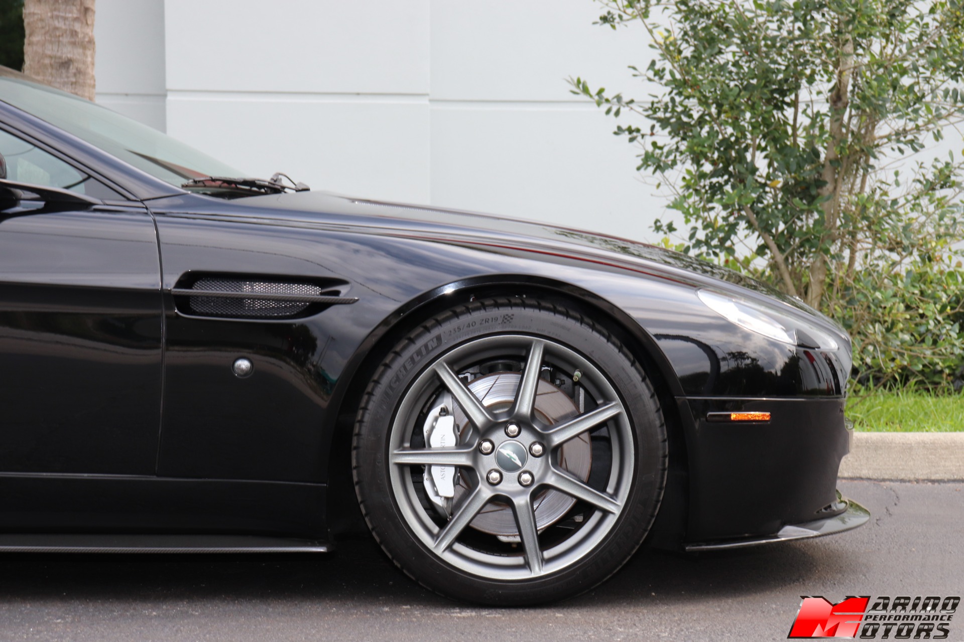 Used-2007-Aston-Martin-V8-Vantage