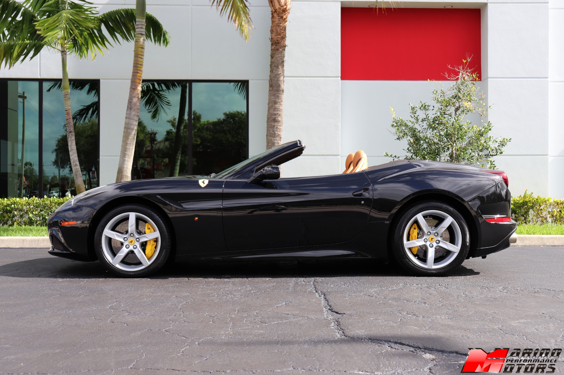 Used-2015-Ferrari-California-T