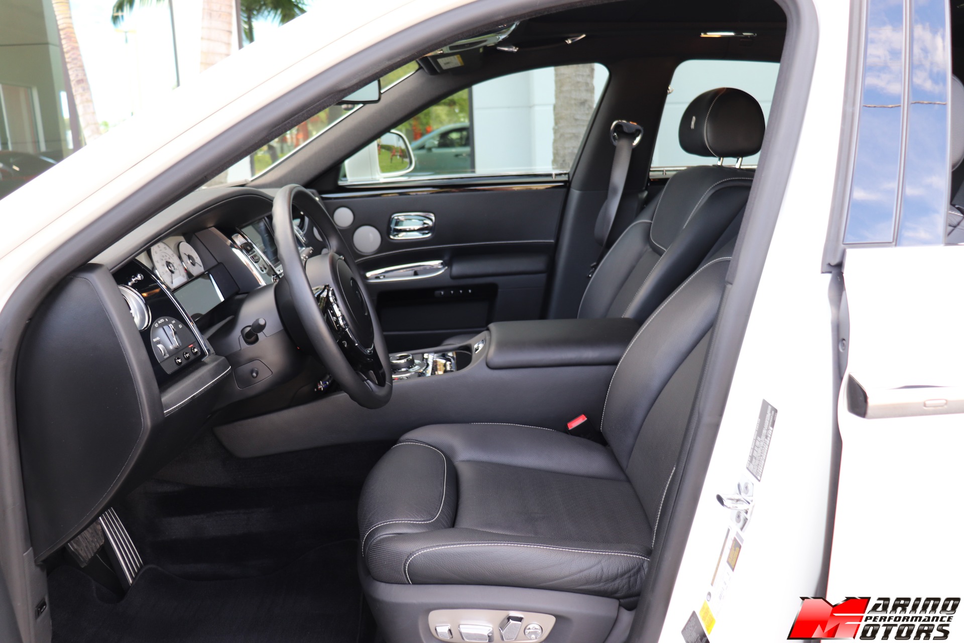Used-2018-Rolls-Royce-Ghost