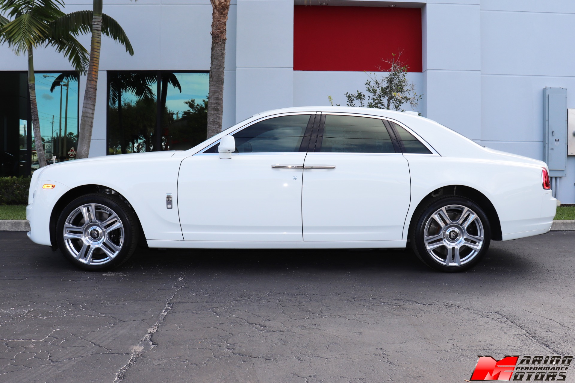 Used-2018-Rolls-Royce-Ghost