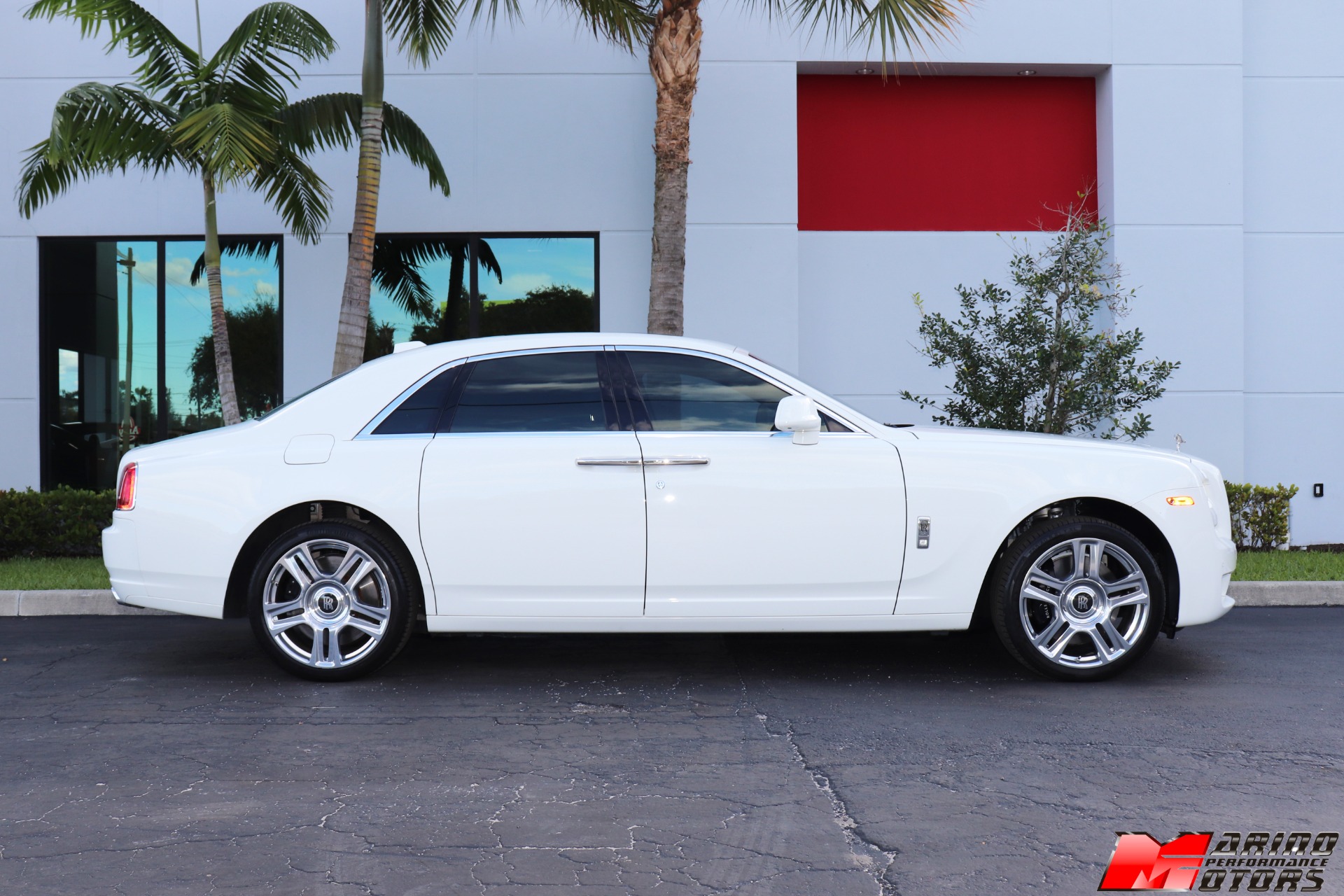 Used-2018-Rolls-Royce-Ghost