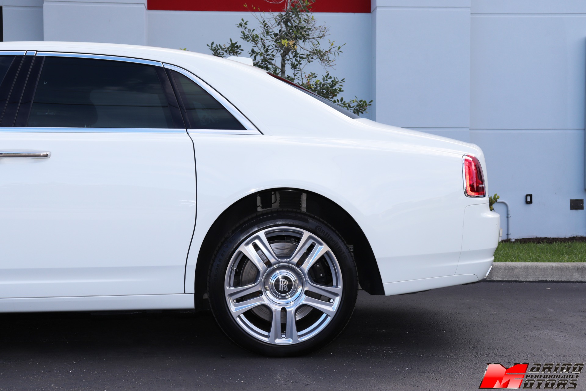 Used-2018-Rolls-Royce-Ghost