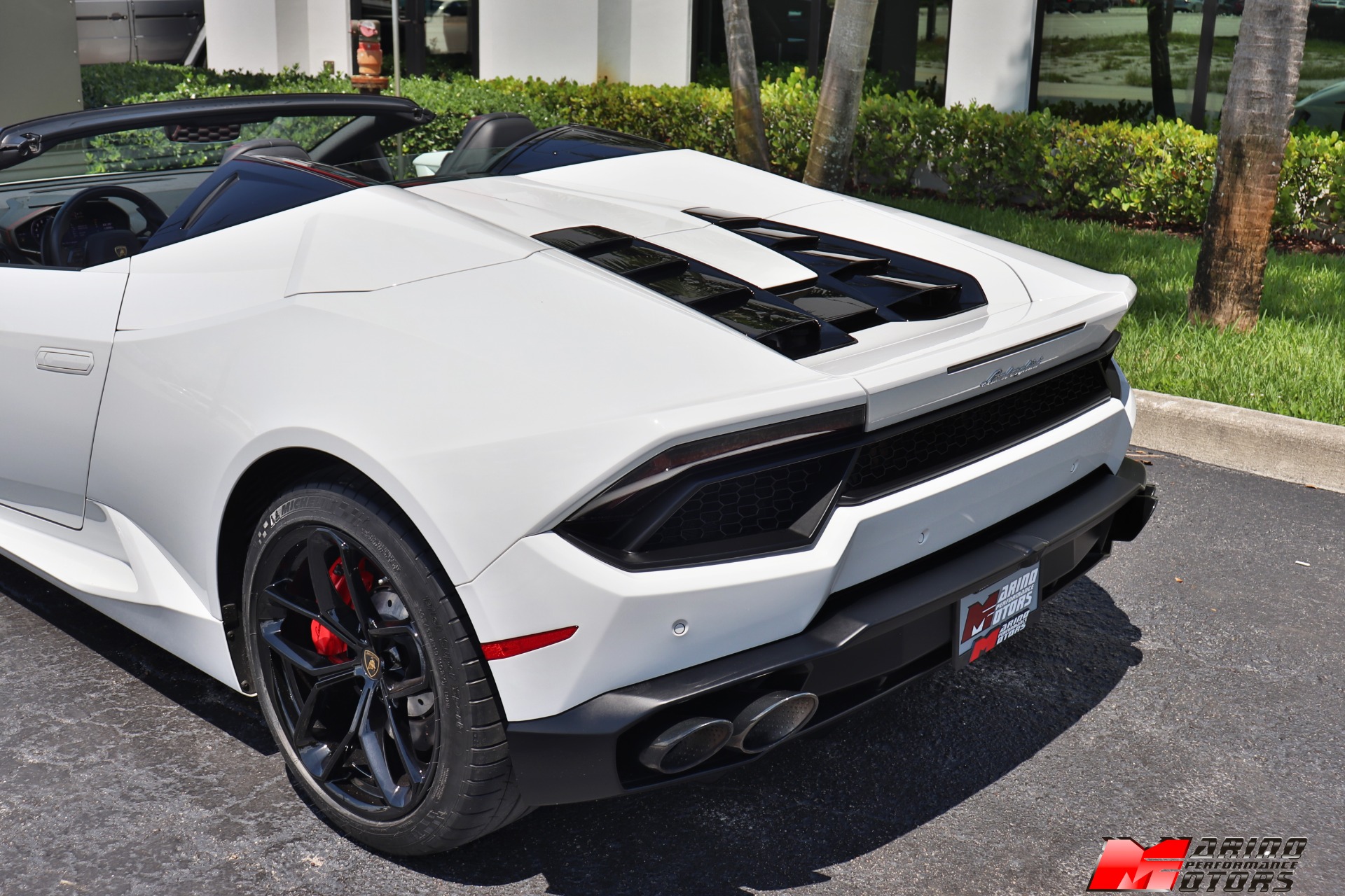 Used-2018-Lamborghini-Huracan-LP-580-2-Spyder