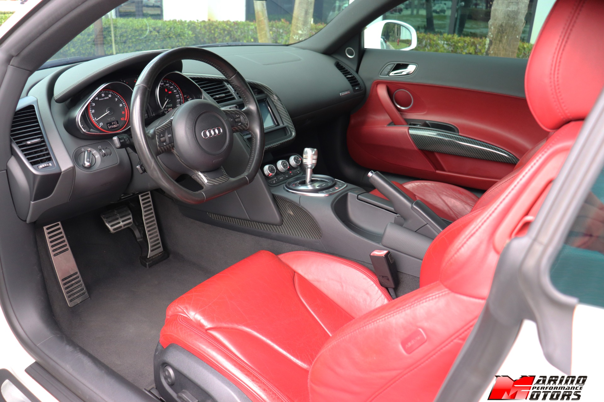 Used-2011-Audi-R8-52-quattro